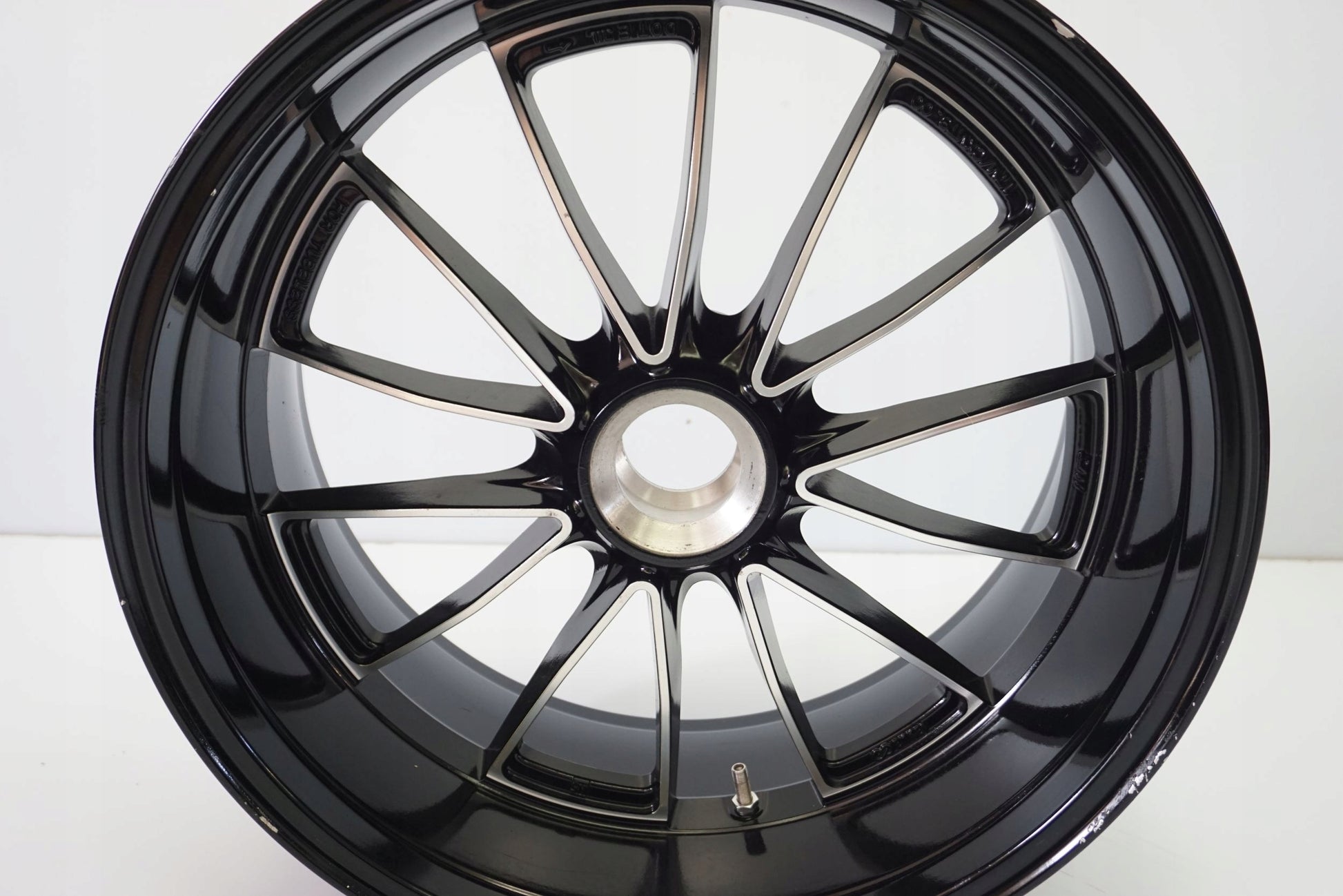 DUCATI DIAVEL 1200 Felge hinten Wheel Hinterrad 9