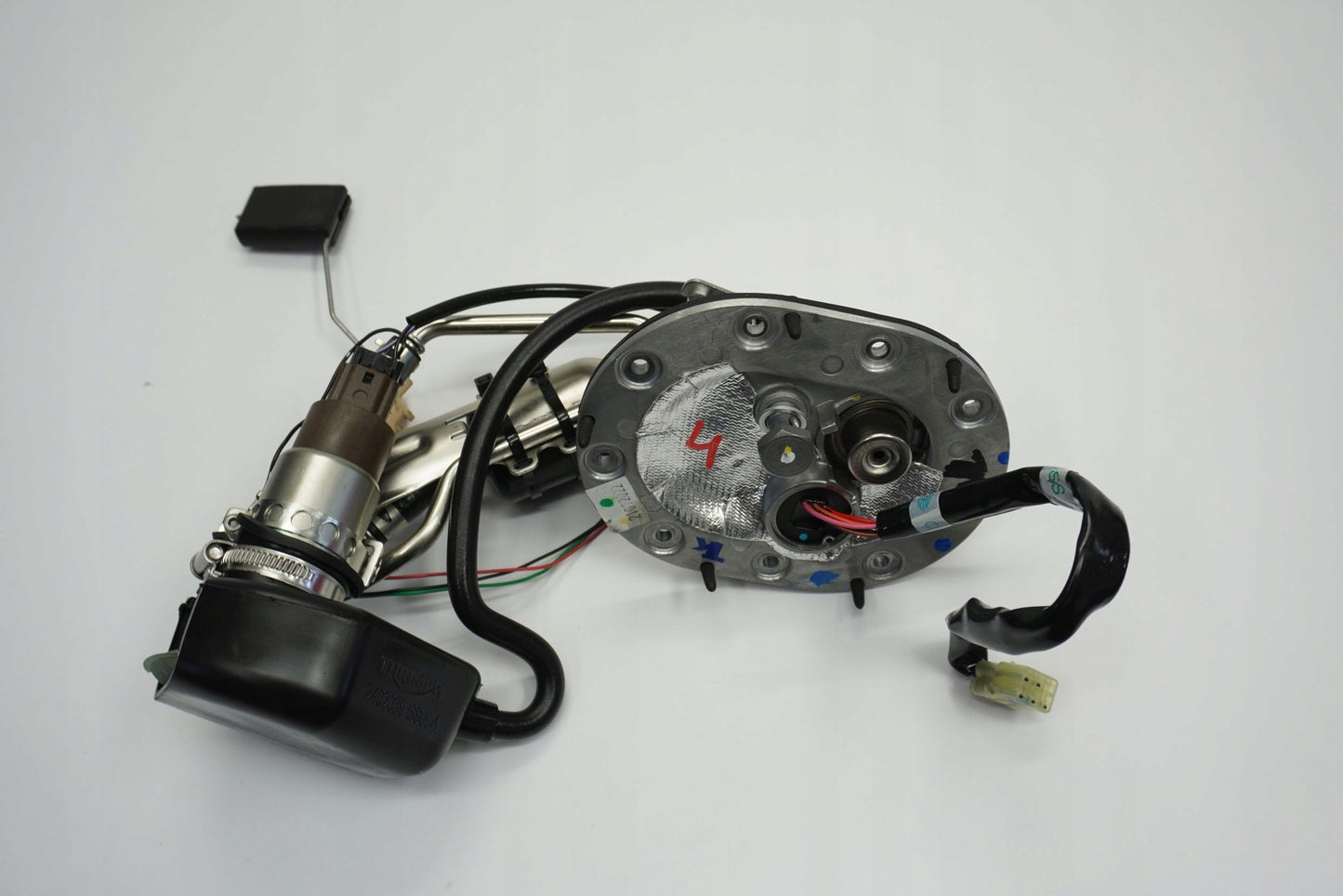 TRIUMPH ROCKET 3 R 20- Benzinpumpe Kraftstoffpumpe Fuel Pump 12