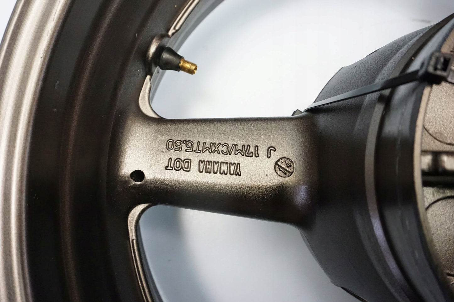 YAMAHA XJR 1300 RP19 RACER 15-16 Felge hinten Wheel Hinterrad 5