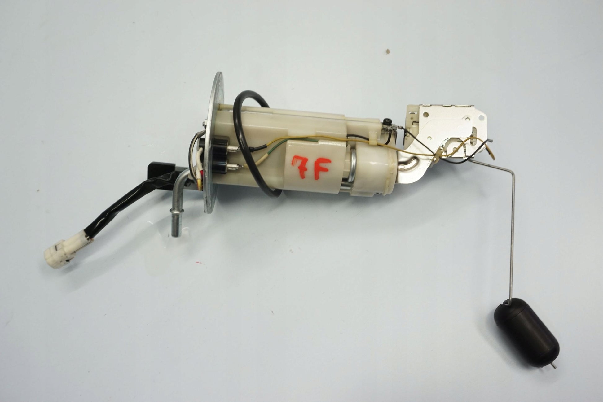 SUZUKI GSX-S 1000 15-20 Benzinpumpe Kraftstoffpumpe Fuel Pump 3