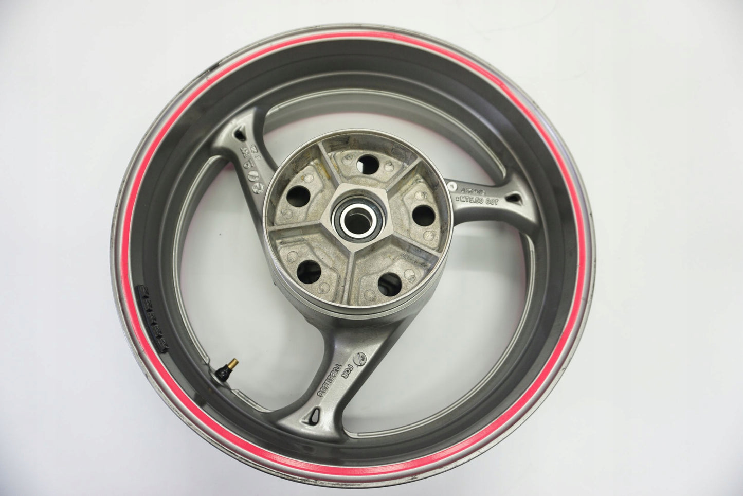 SUZUKI GSR 750 11-16 Felge hinten Wheel Hinterrad 6