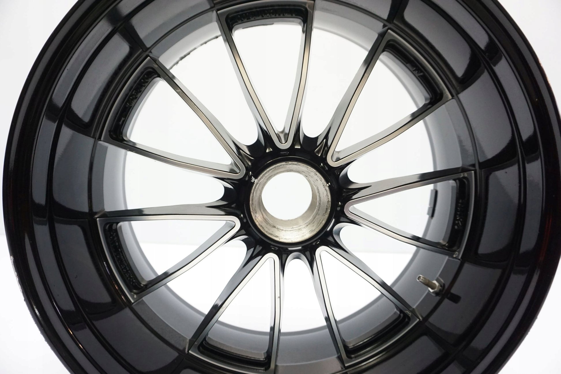 DUCATI DIAVEL 1200 Felge hinten Wheel Hinterrad 8