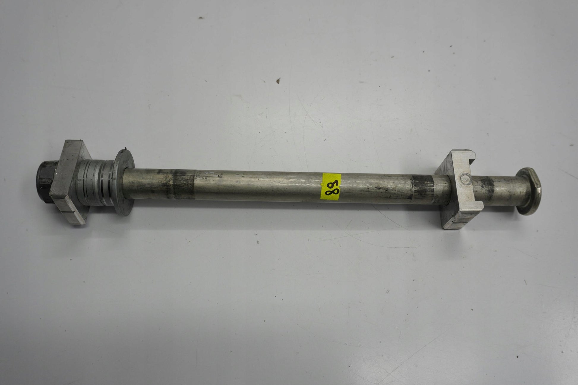 HONDA XL 750 TRANSALP 23- Hinterachse Achse hinten Radachse rear axle 4