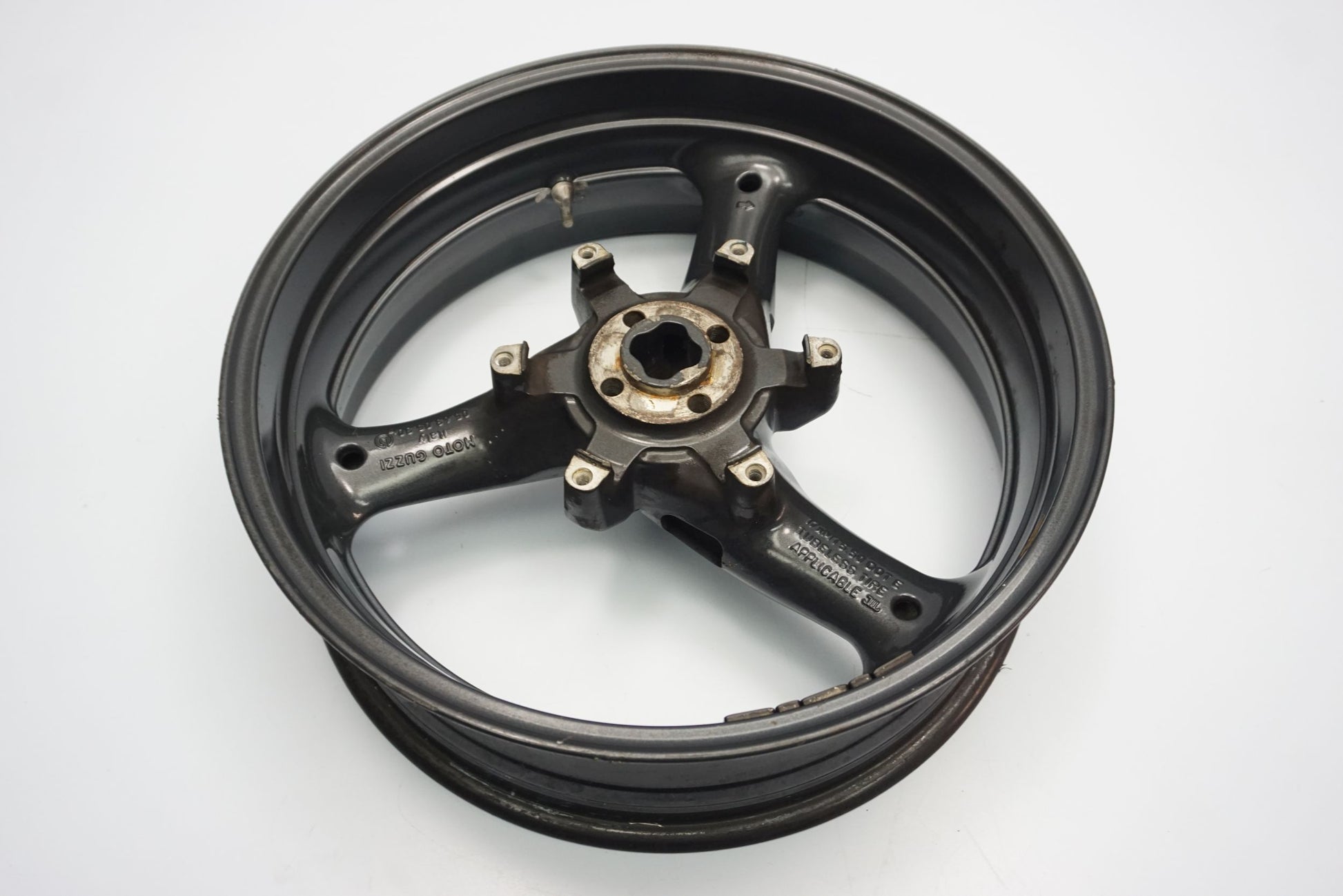 MOTO GUZZI BREVA V 1100 Felge hinten Wheel Hinterrad 7