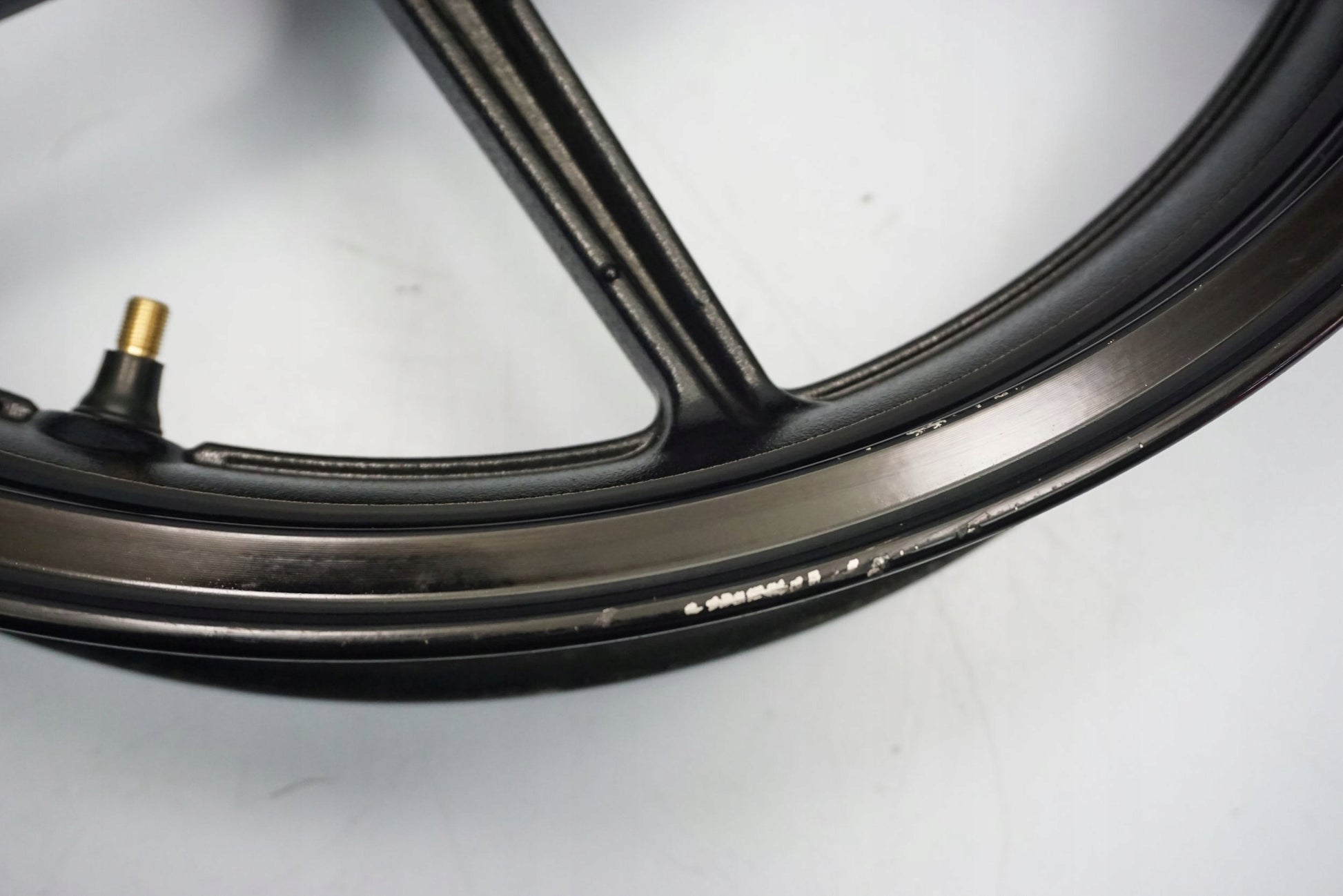 KAWASAKI 650 ER-6N 09-11 Felge vorne Wheel Vorderrad 11