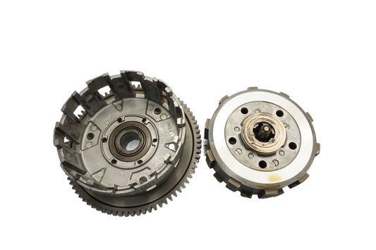 SUZUKI GSR 600 06-10 Kupplung Kupplungskorb Clutch