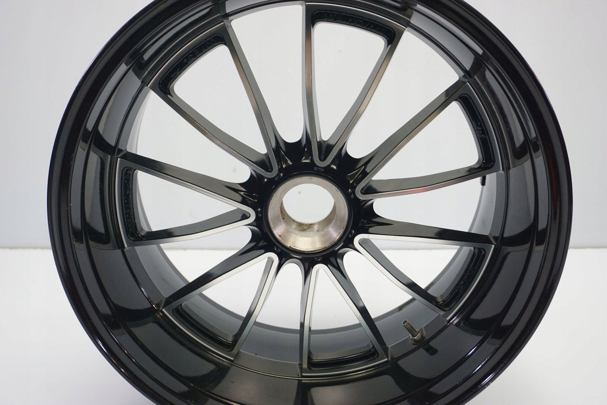 DUCATI DIAVEL 1200 11-13 Felge hinten Wheel Hinterrad 8