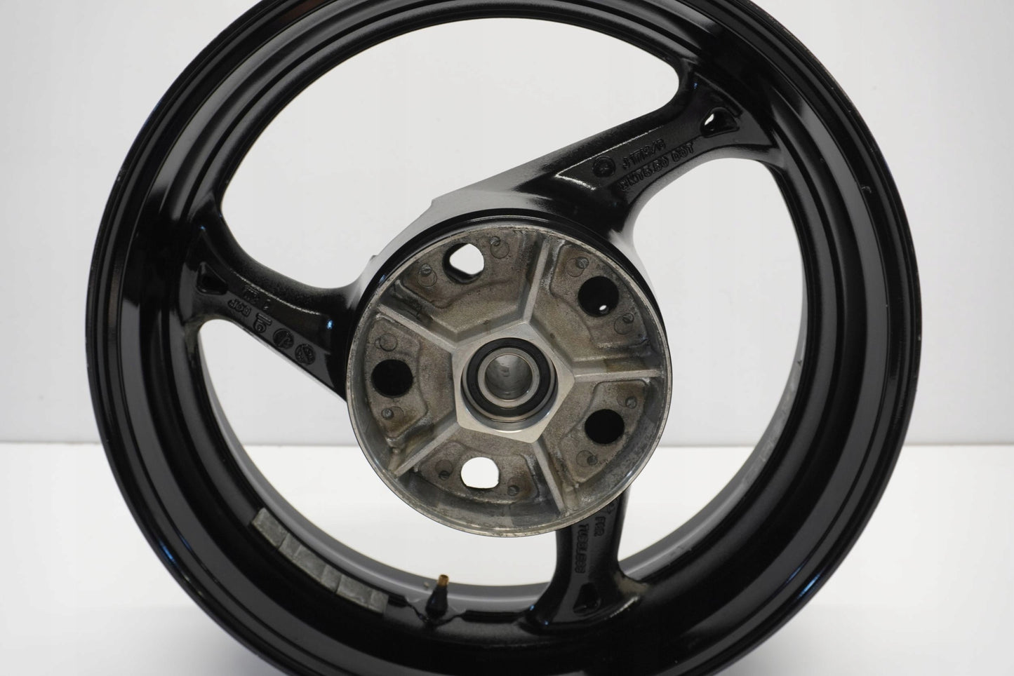 SUZUKI GSR 750 11-16 Felge hinten Wheel Hinterrad 2