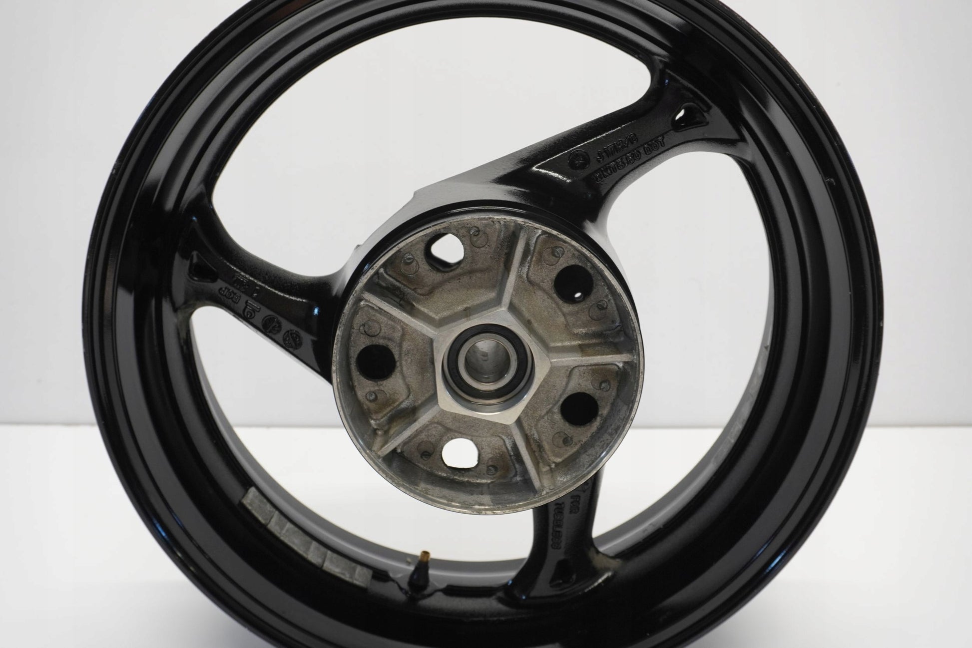 SUZUKI GSR 750 11-16 Felge hinten Wheel Hinterrad 2