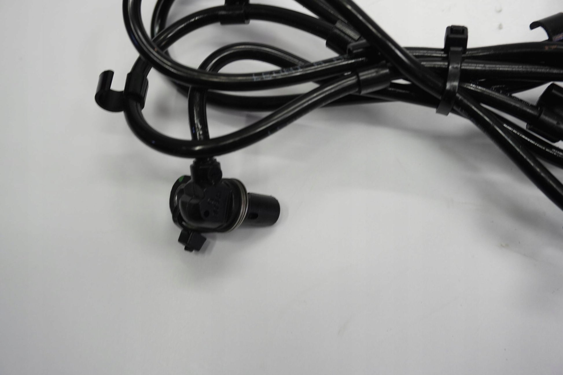 DUCATI SUPERSPORT S 937 17- ABS Sensor vorne 7