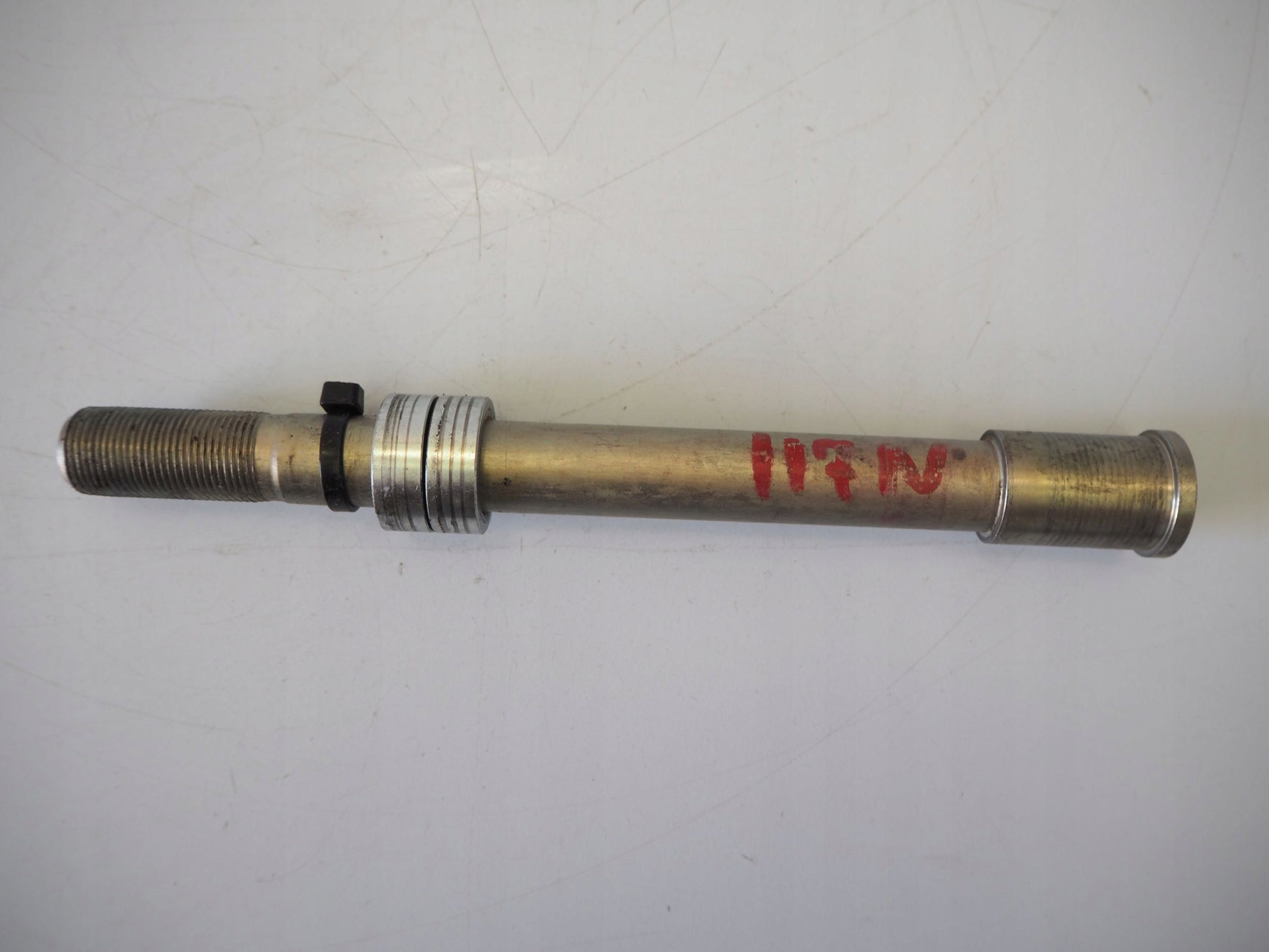 KAWASAKI Z-900 20- Vorderachse Achse vorne Radachse front axle 6