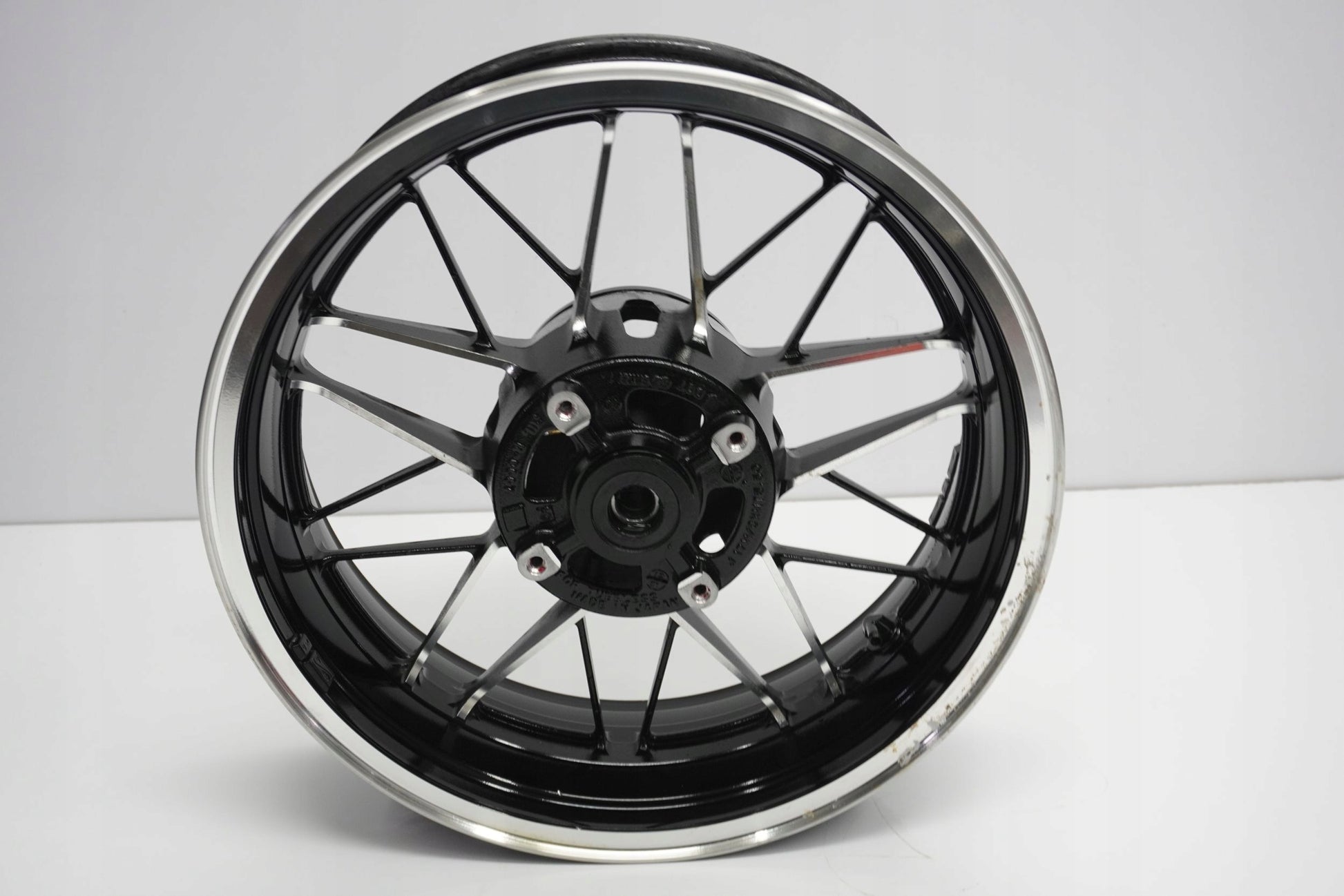 KAWASAKI Z 900 RS 18- Felge hinten Wheel Hinterrad 2