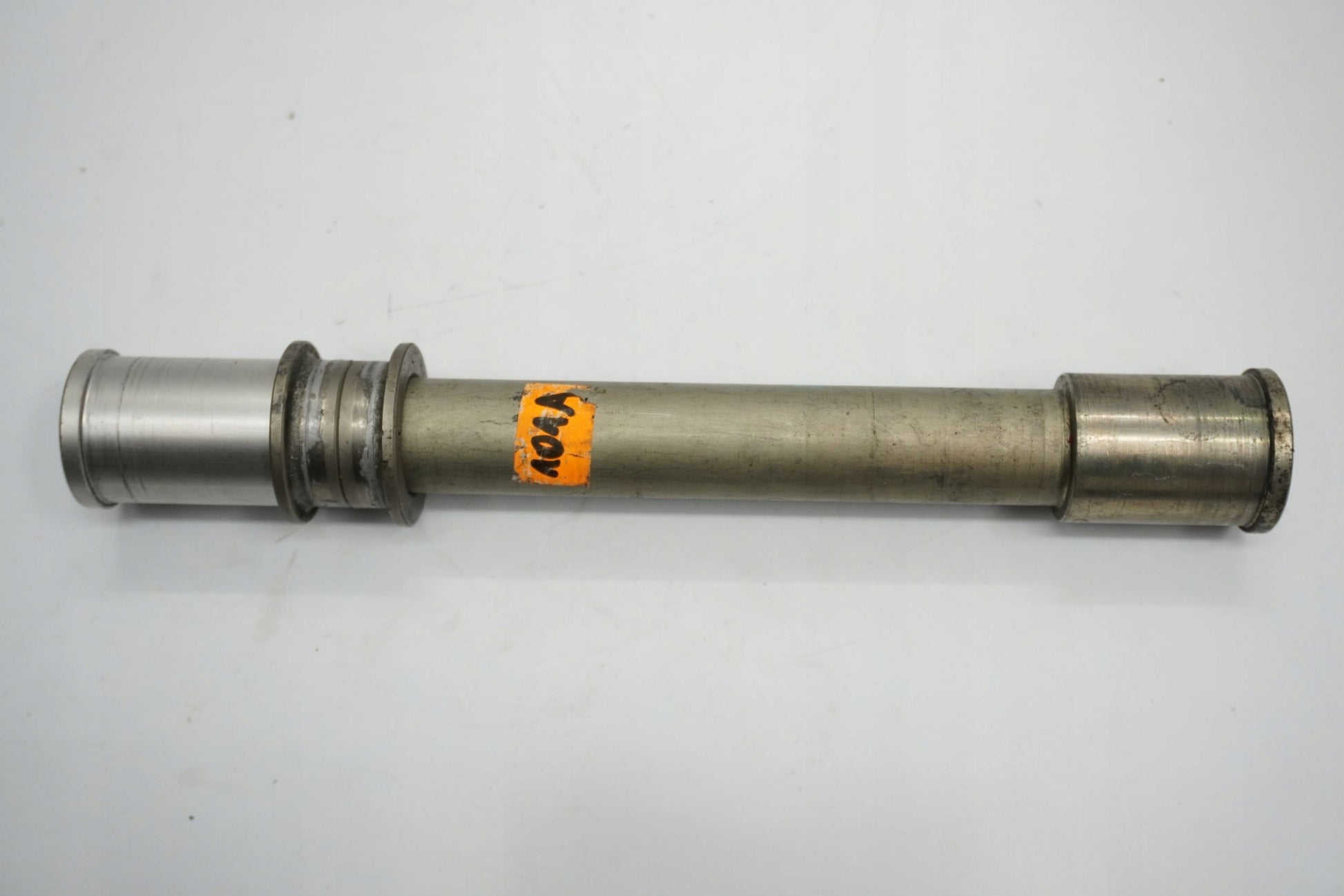 KAWASAKI ZZR-1400 05-11 Vorderachse Achse vorne Radachse front axle 2