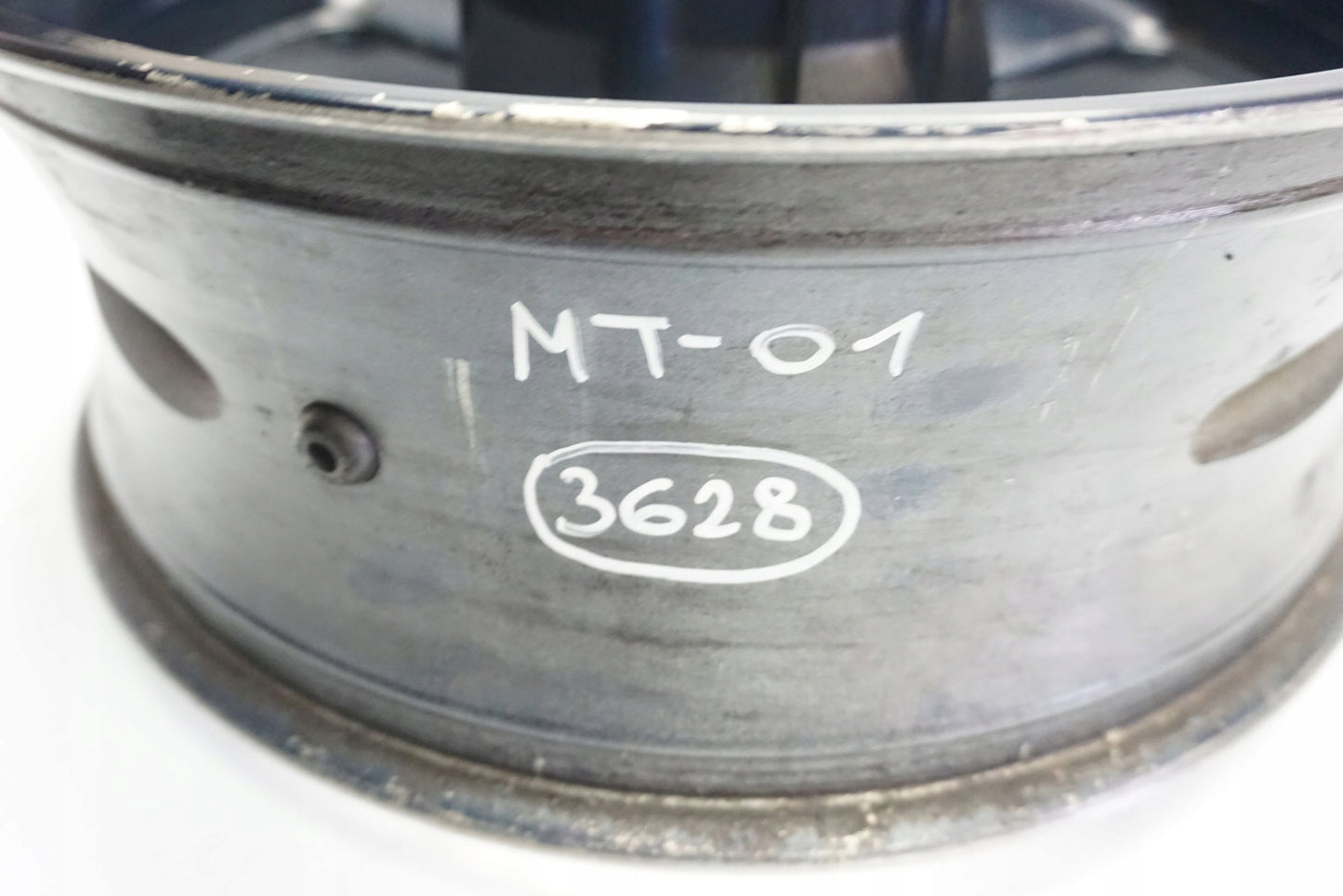 YAMAHA MT-01 1700 05-12 Felge hinten Wheel Hinterrad 11