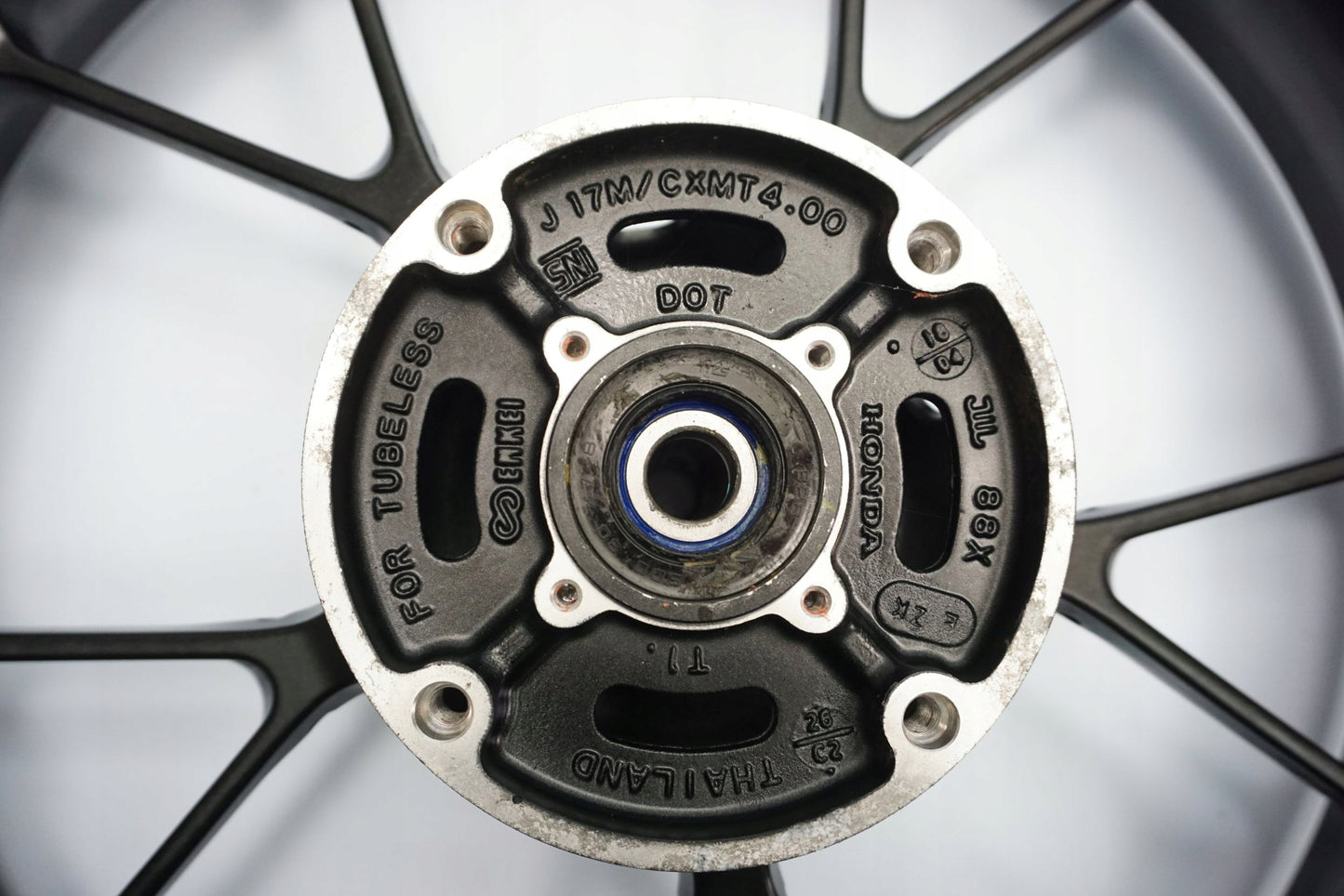 HONDA CB 125 / 300 R 18- Felge hinten Wheel Hinterrad 6