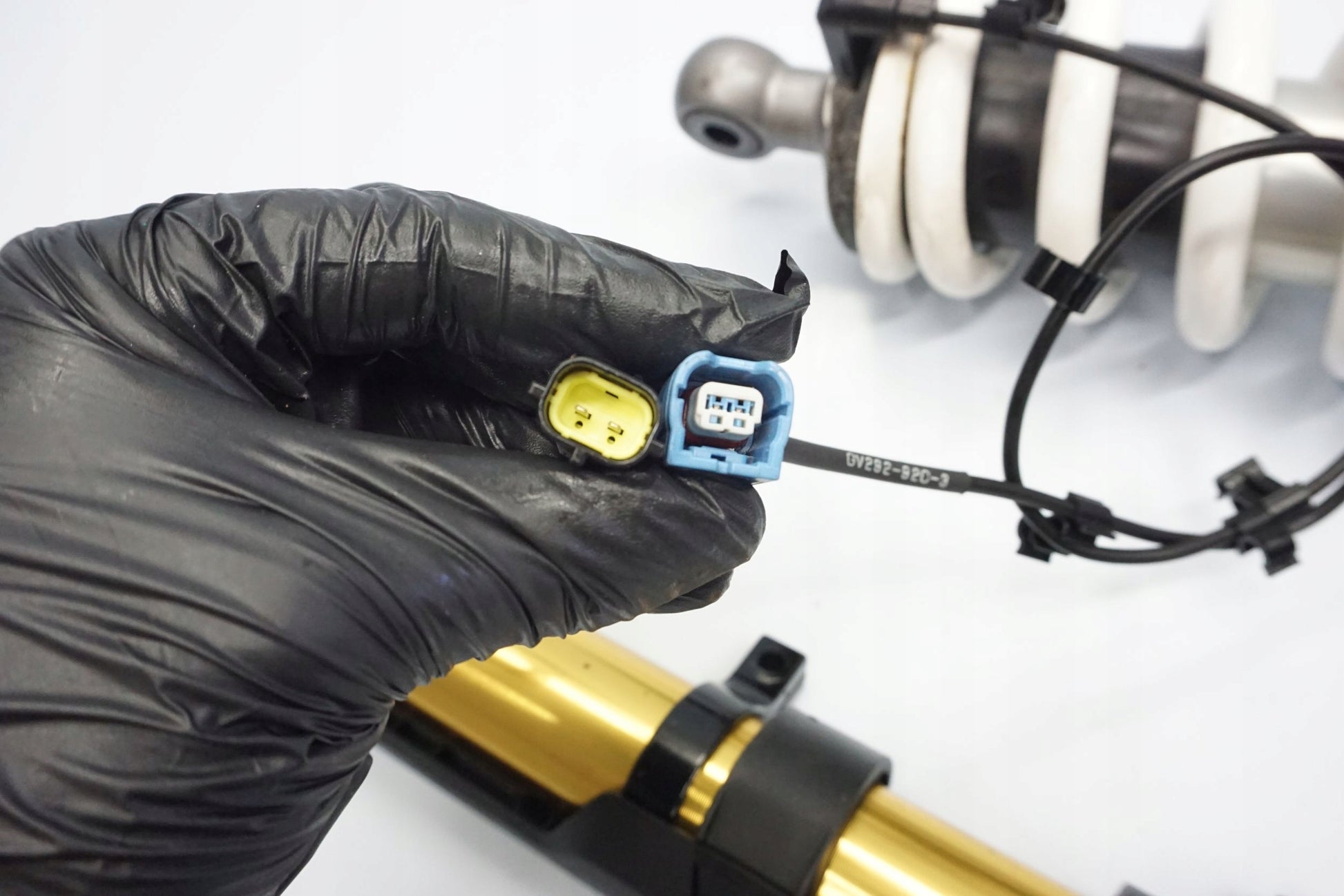 TRIUMPH TIGER 1200 RALLY EXPLORER 22- Stoßdämpfer Federbein shock absorber 9