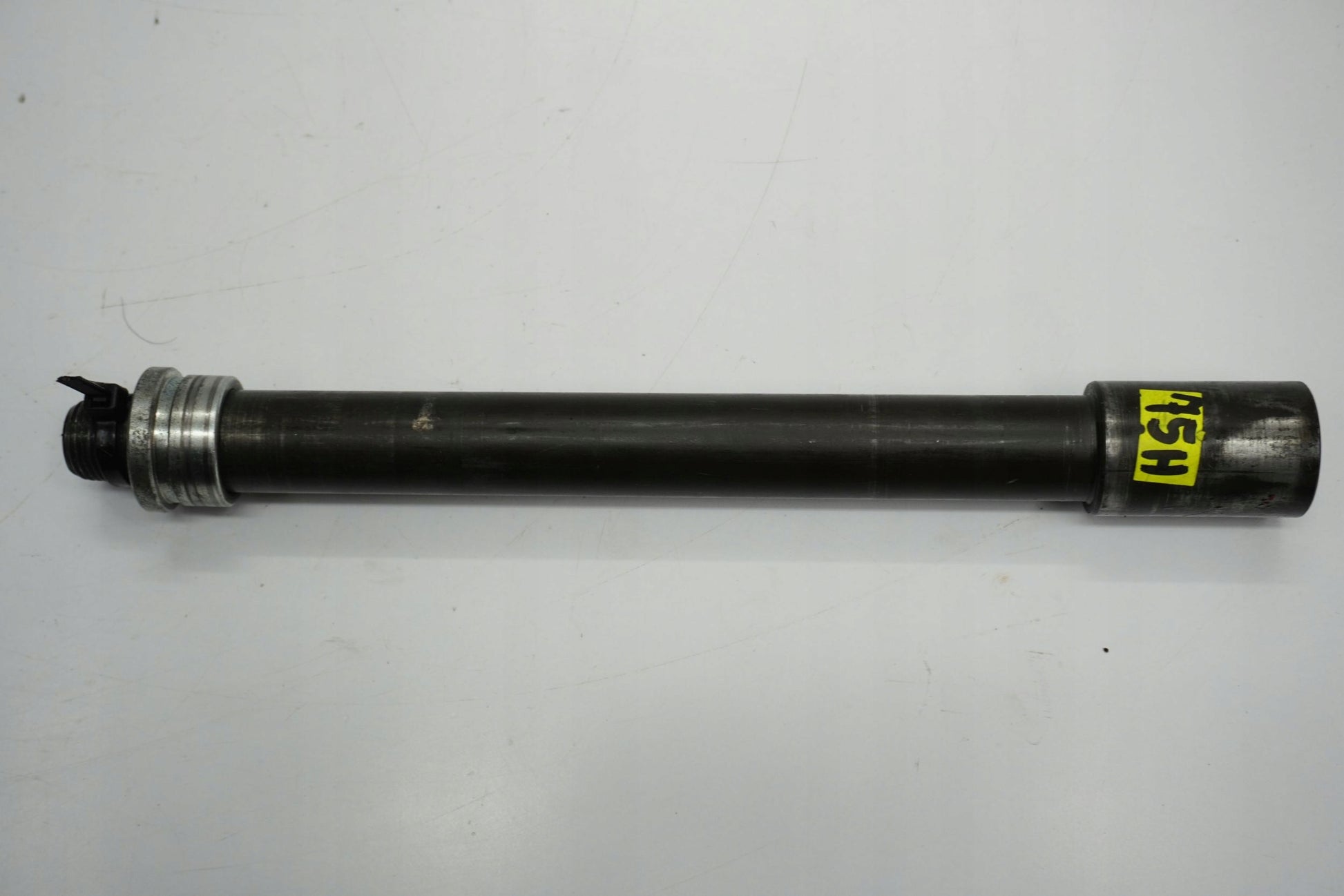 YAMAHA FJR 1300 01-05 Vorderachse Achse vorne Radachse front axle 2