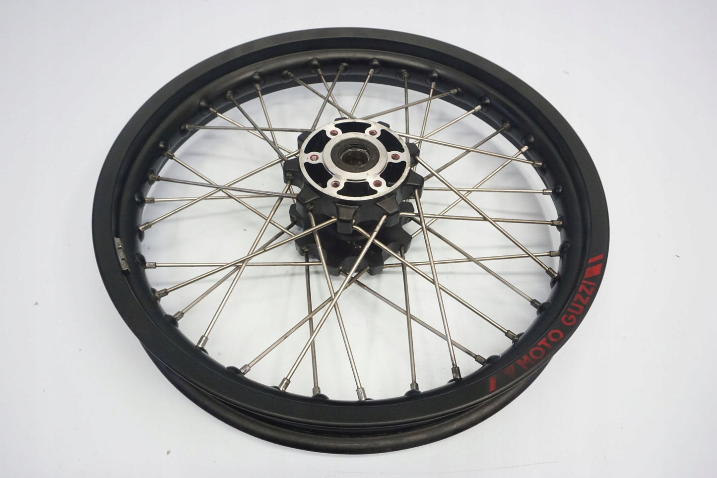 MOTO GUZZI V85 TT 2020 Felge vorne Wheel Vorderrad 4