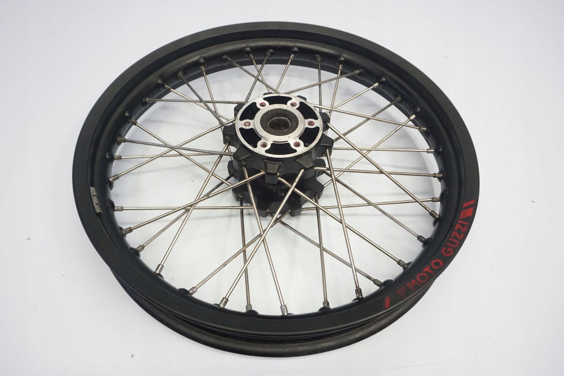 MOTO GUZZI V85 TT 2020 Felge vorne Wheel Vorderrad 4