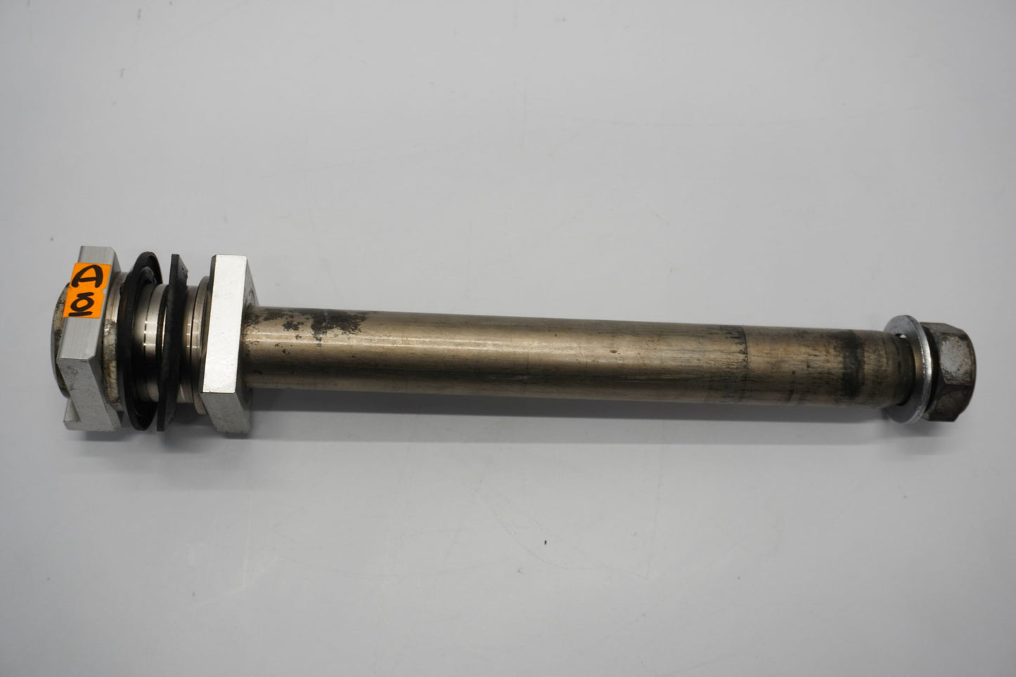 YAMAHA MT-01 1700 05-12 Hinterachse Achse hinten Radachse rear axle 4