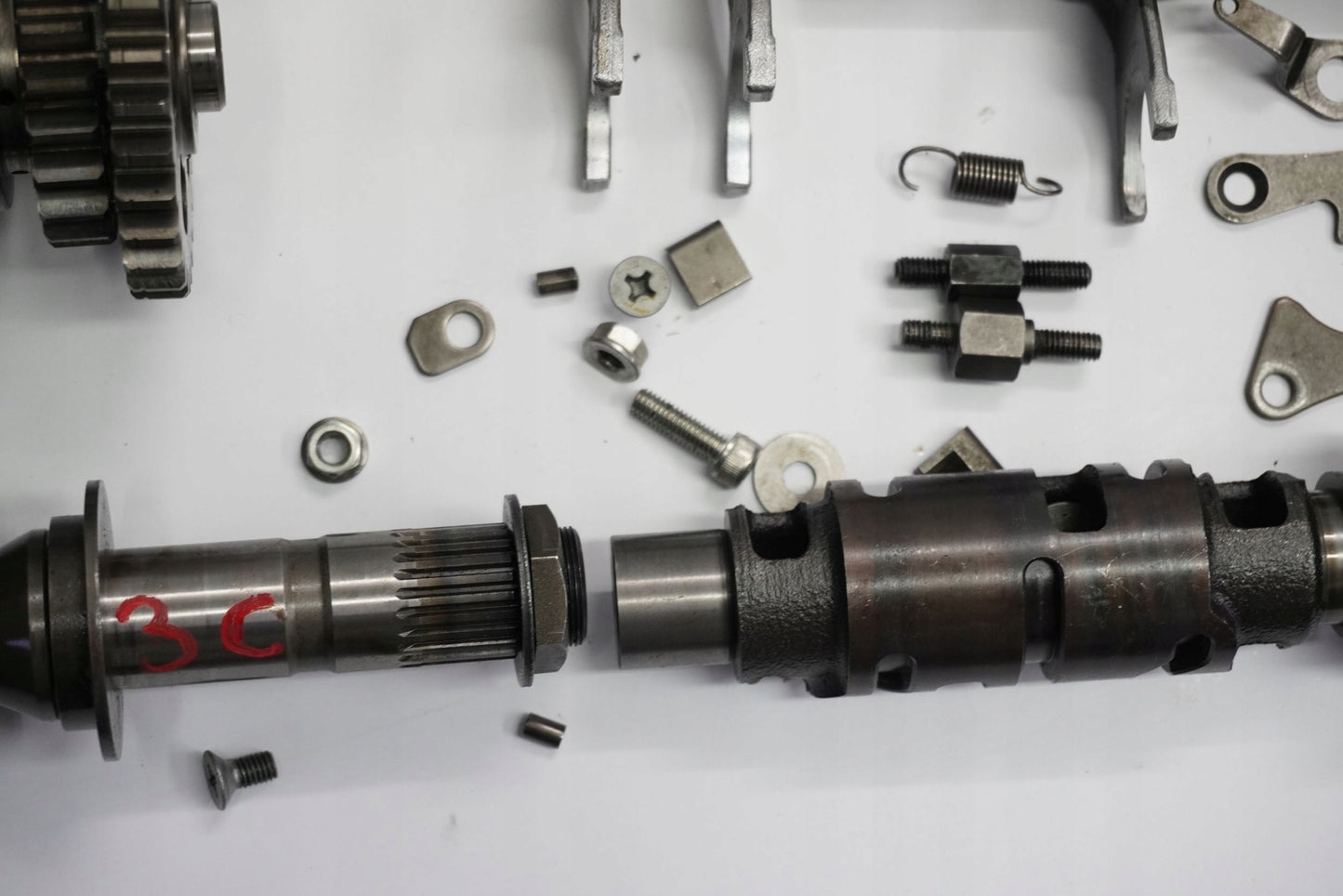 SUZUKI INTRUDER 800 05- Getriebe Gearbox 4