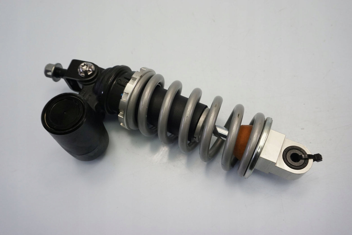 TRIUMPH STREET TRIPLE 660 S 17- Stoßdämpfer Federbein shock absorber