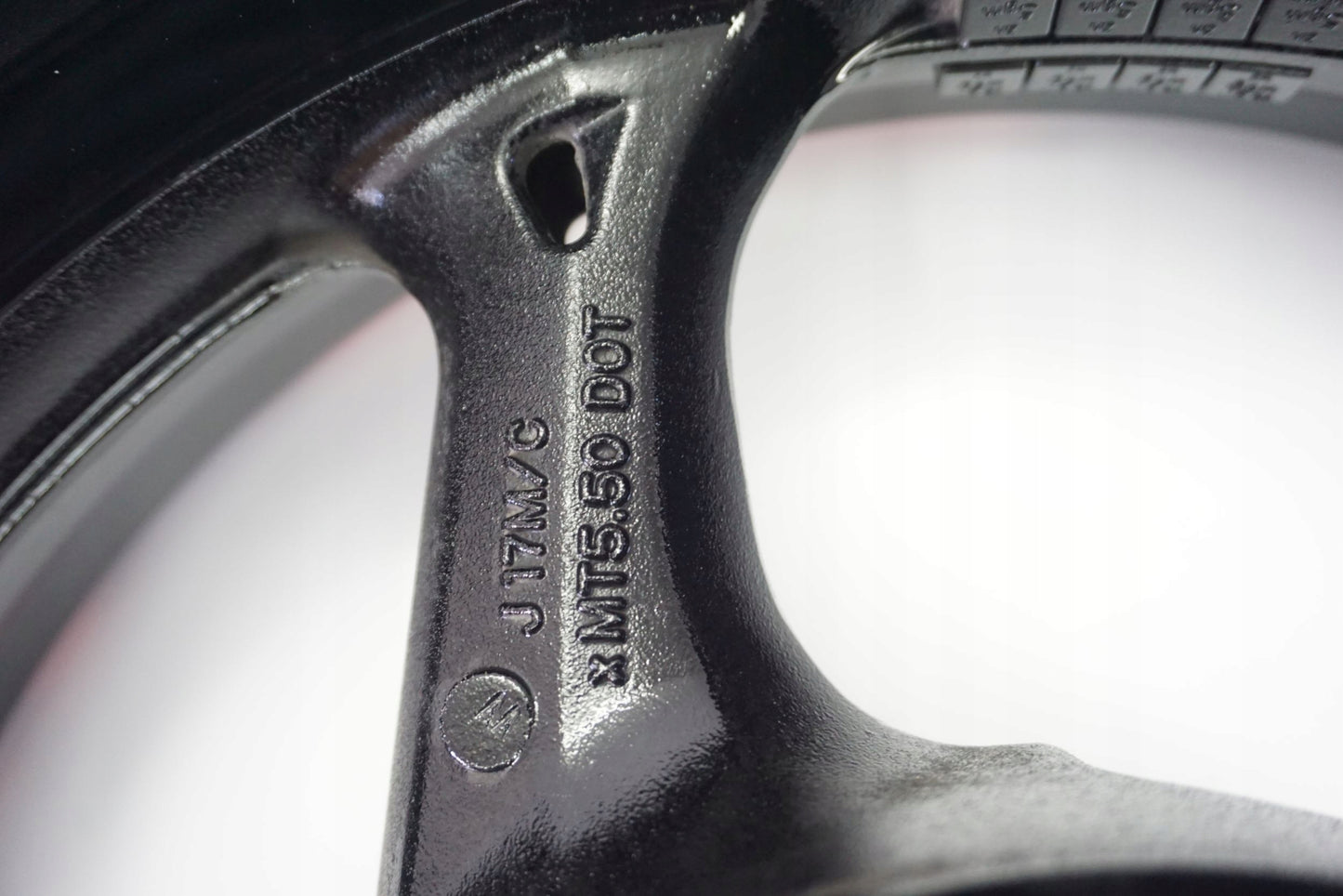 SUZUKI GSR 750 11-16 Felge hinten Wheel Hinterrad 6