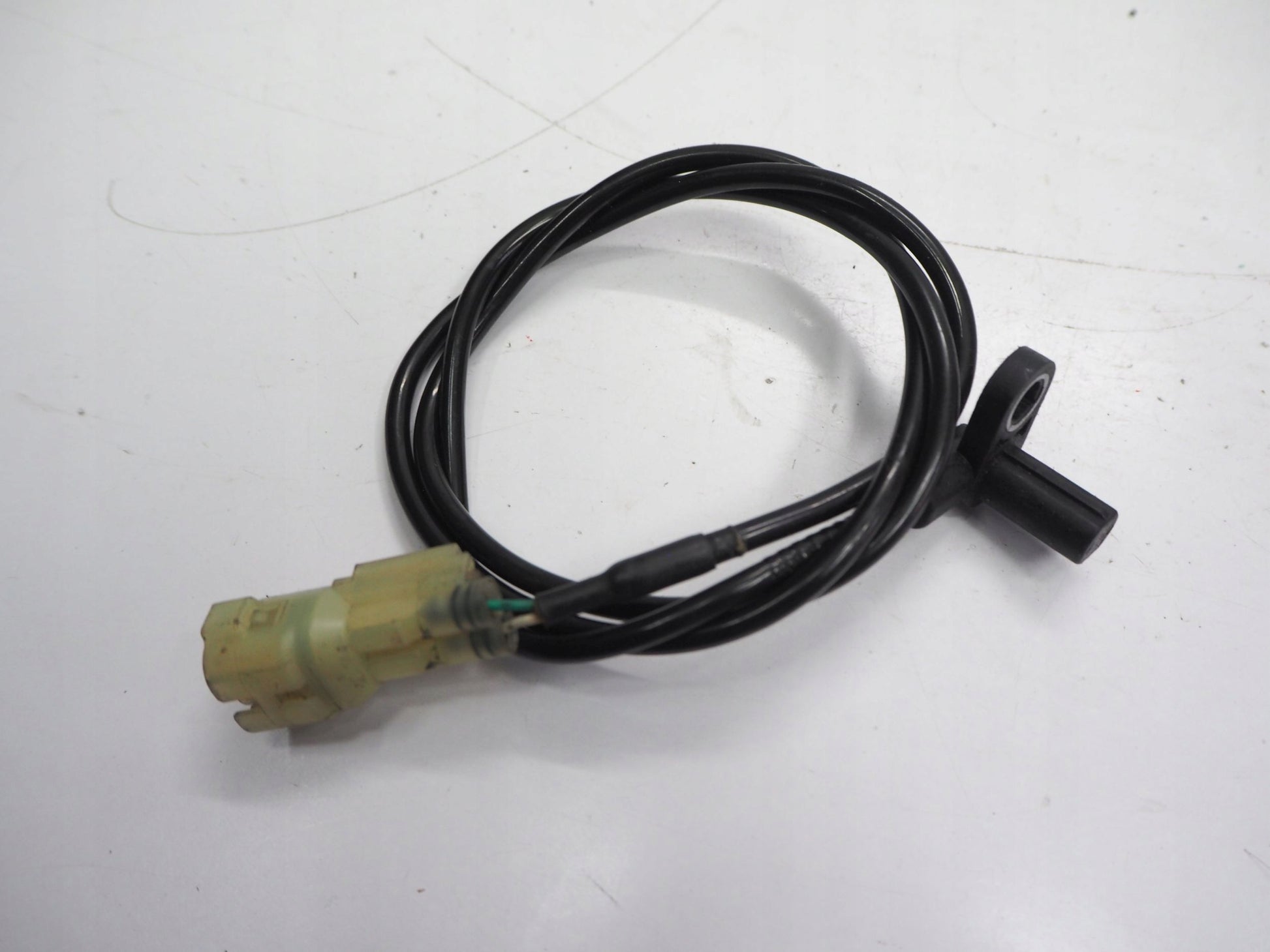 TRIUMPH SPEED TRIPLE 1050 RS 18-20 ABS Sensor vorne 2