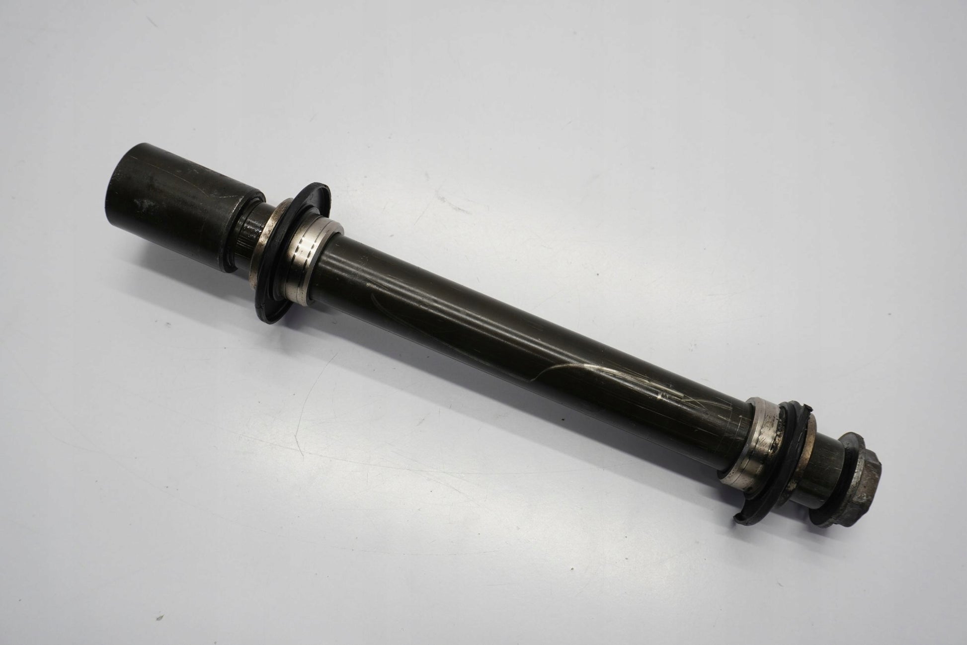 YAMAHA YZF-R6 RJ05 RJ09 03-05 Vorderachse Achse vorne Radachse front axle 2