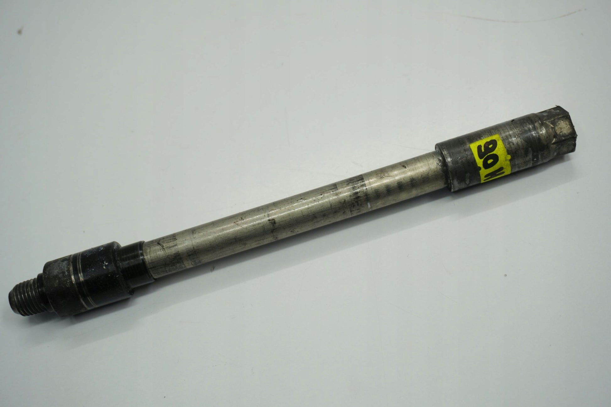 YAMAHA WR 125 X 09-14 Vorderachse Achse vorne Radachse front axle 4