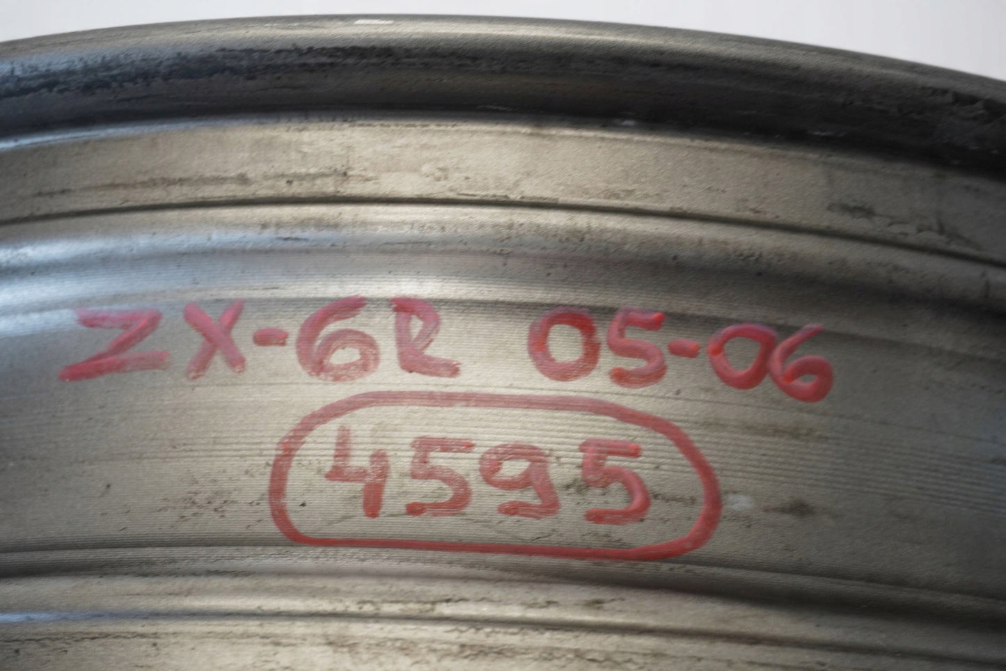 KAWASAKI ZX-6R 636 05-06 Felge vorne Wheel Vorderrad 10