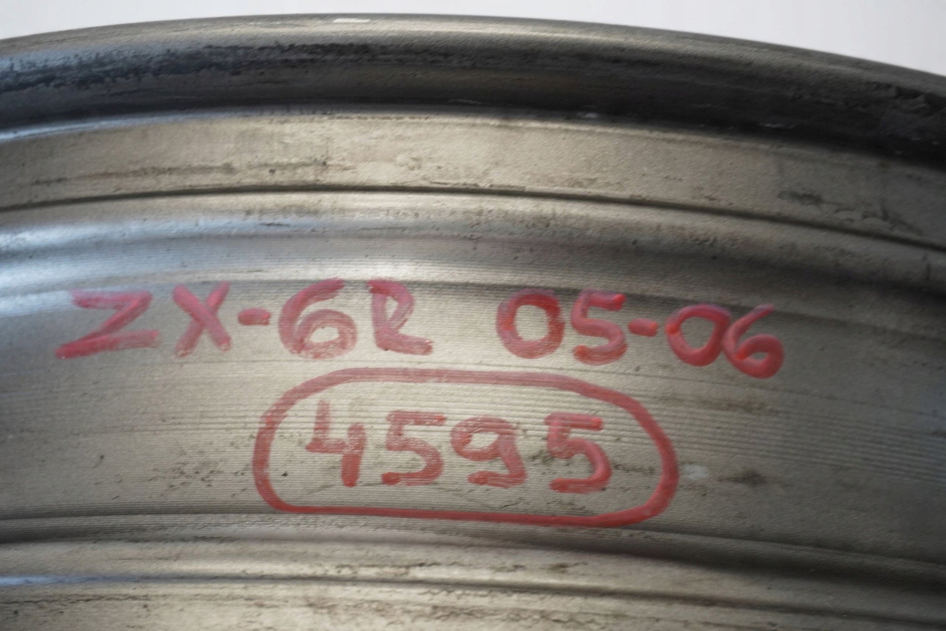 KAWASAKI ZX-6R 636 05-06 Felge vorne Wheel Vorderrad 10