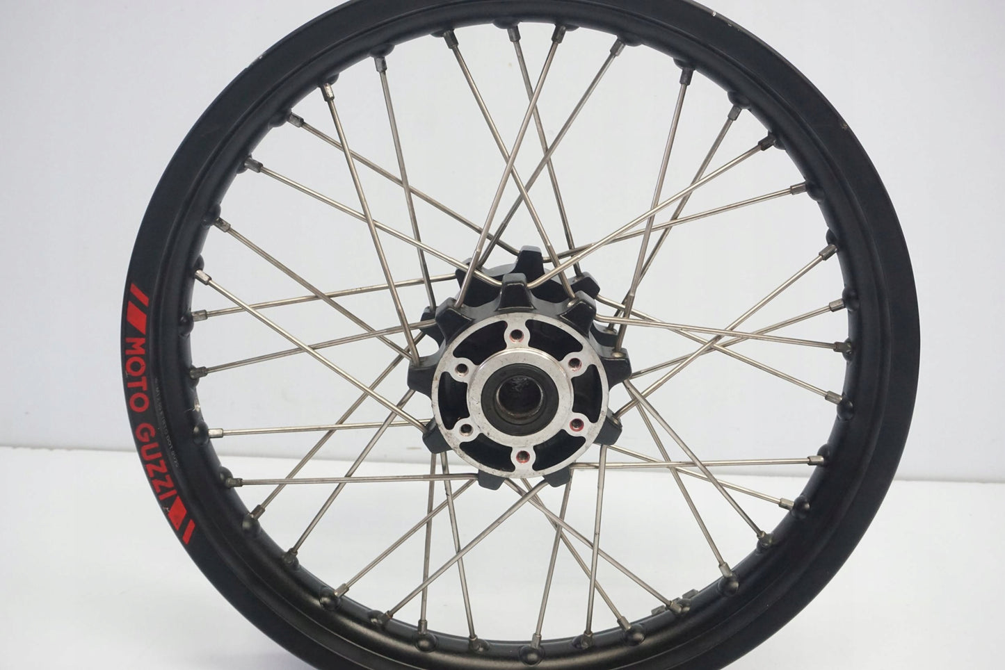 MOTO GUZZI V85 TT 2020 Felge vorne Wheel Vorderrad 10