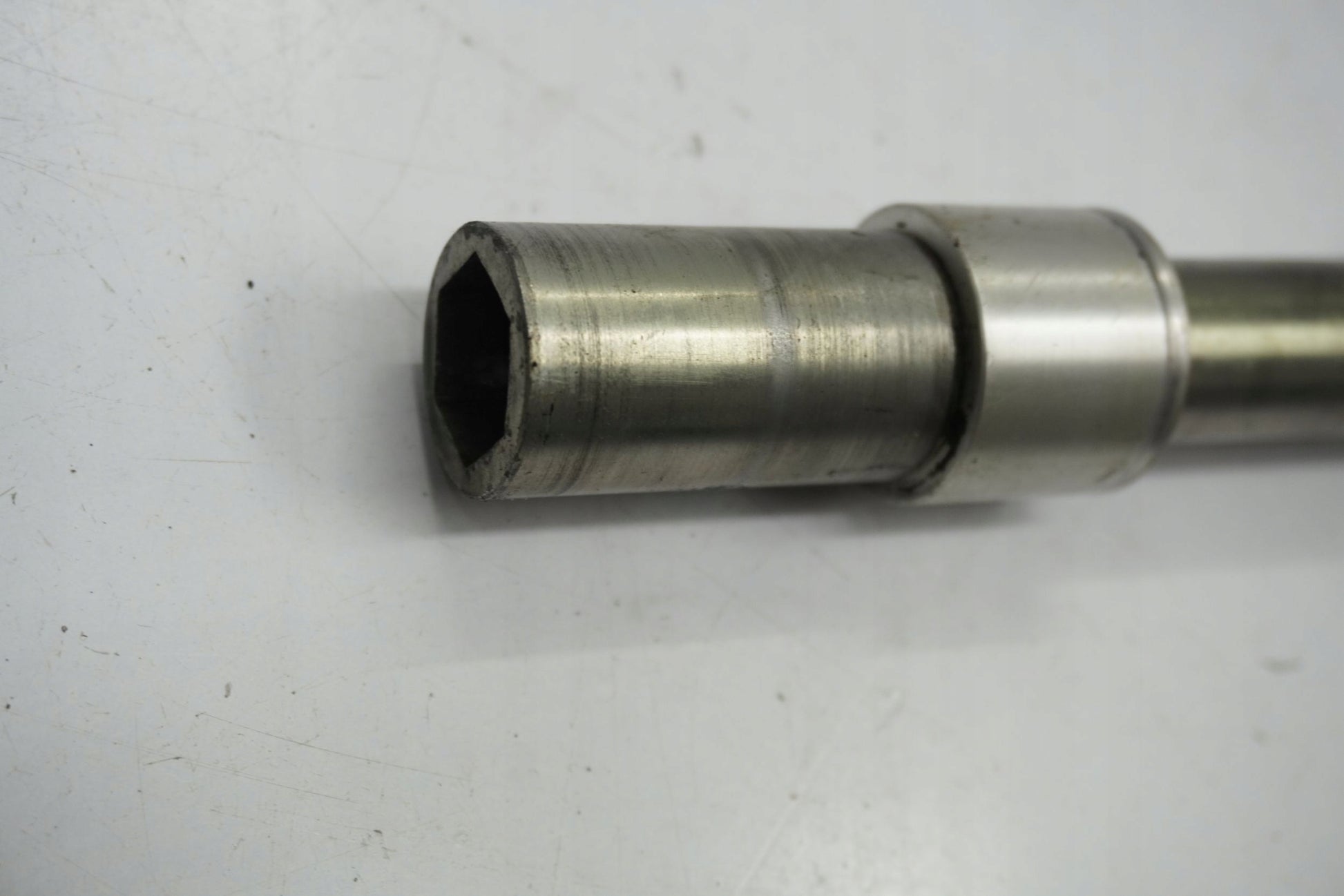 TRIUMPH STREET TRIPLE 675 07-12 Vorderachse Achse vorne Radachse front axle 2