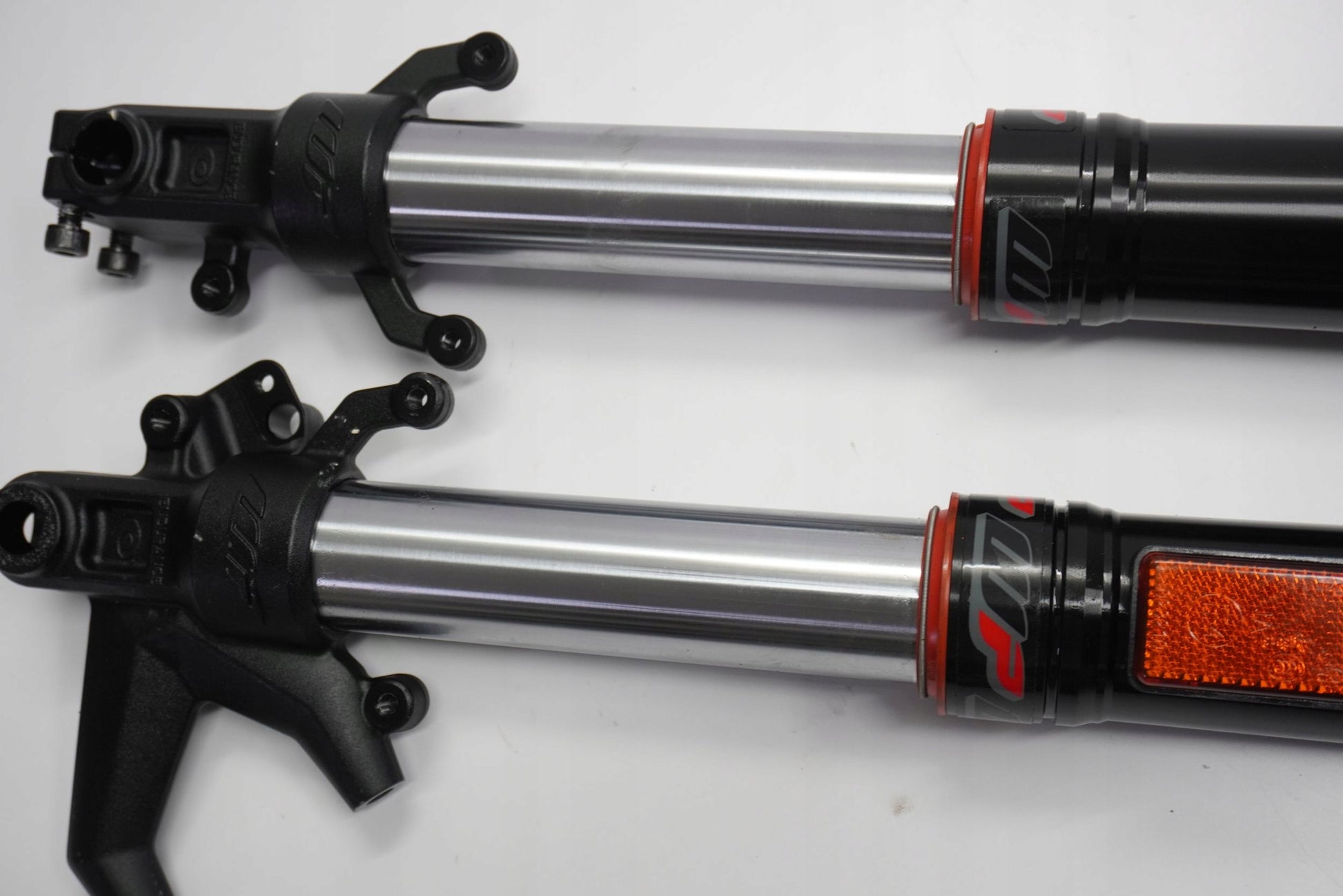 KTM 125 DUKE 17-23 Gabel Gabelholme Fork 3