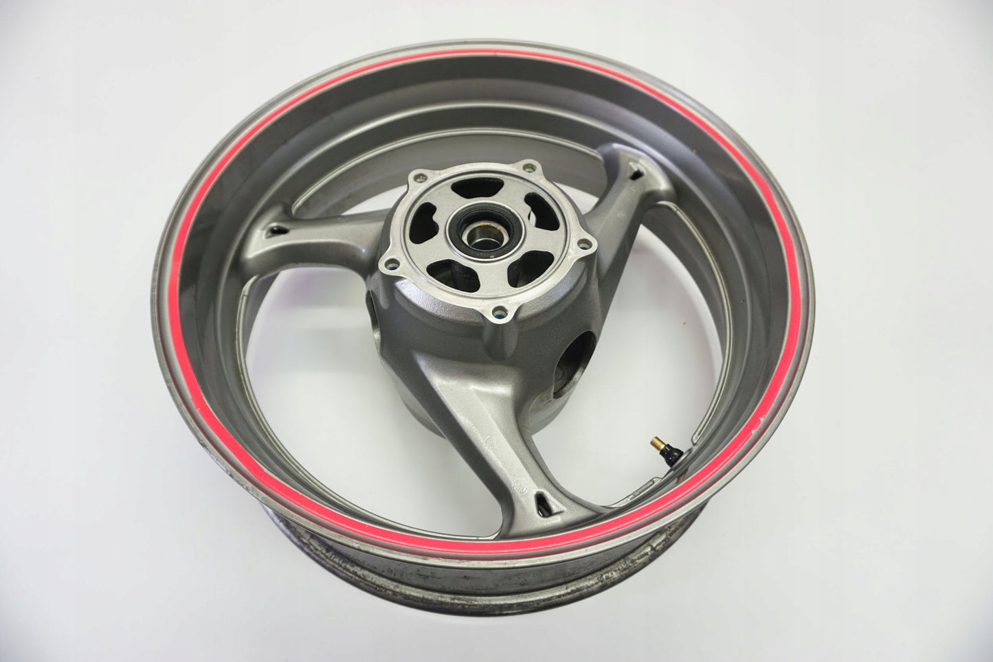 SUZUKI GSR 750 11-16 Felge hinten Wheel Hinterrad 4