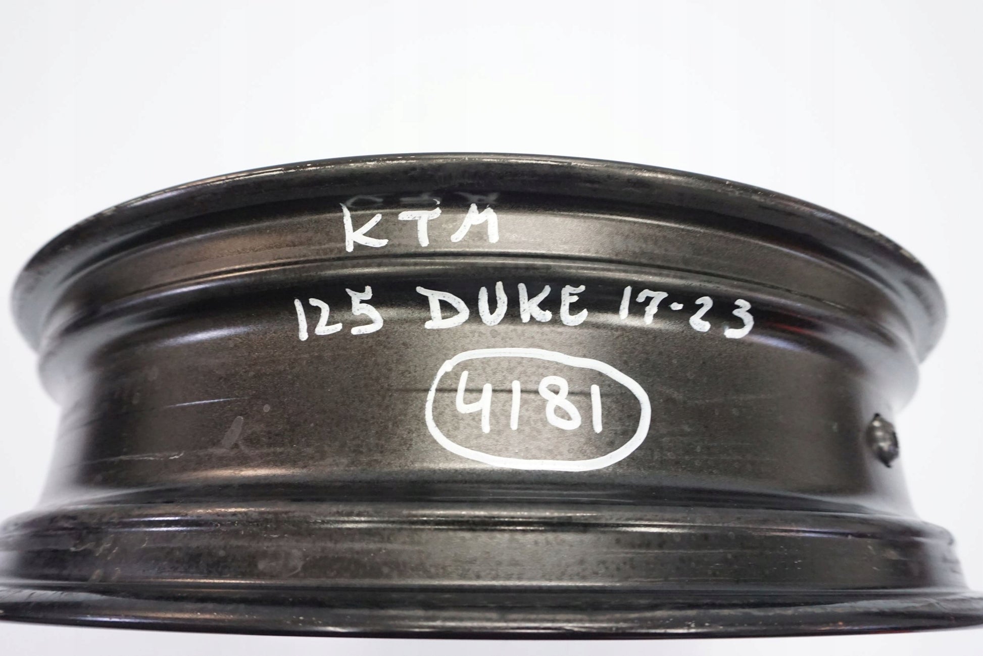 KTM 125 DUKE 17-23 Felge hinten Wheel Hinterrad 2