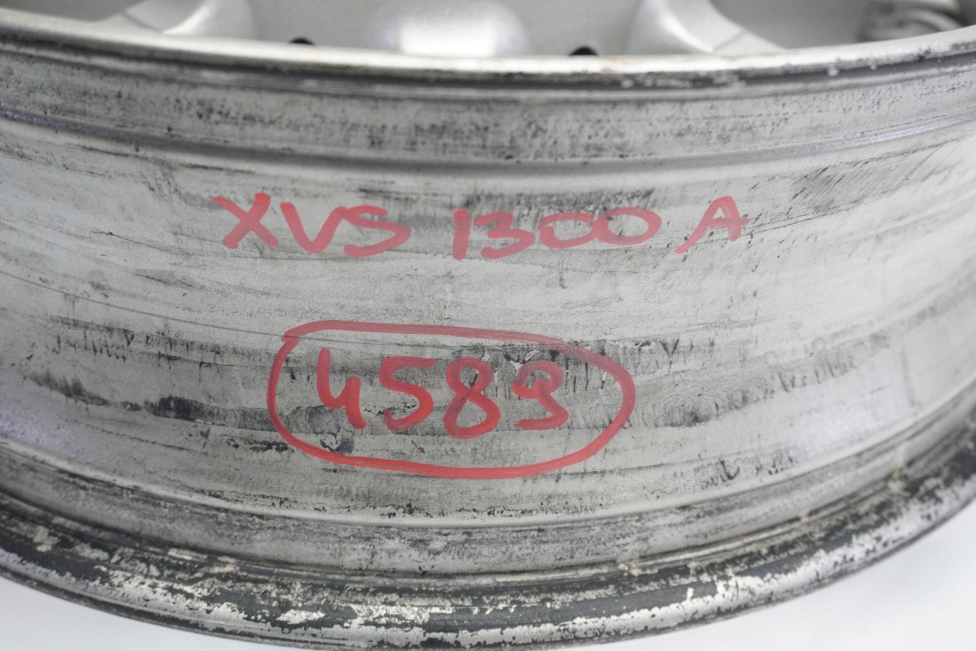 YAMAHA XVS 1300 A MIDNIGHT STAR 07-15 Felge hinten Wheel Hinterrad 10