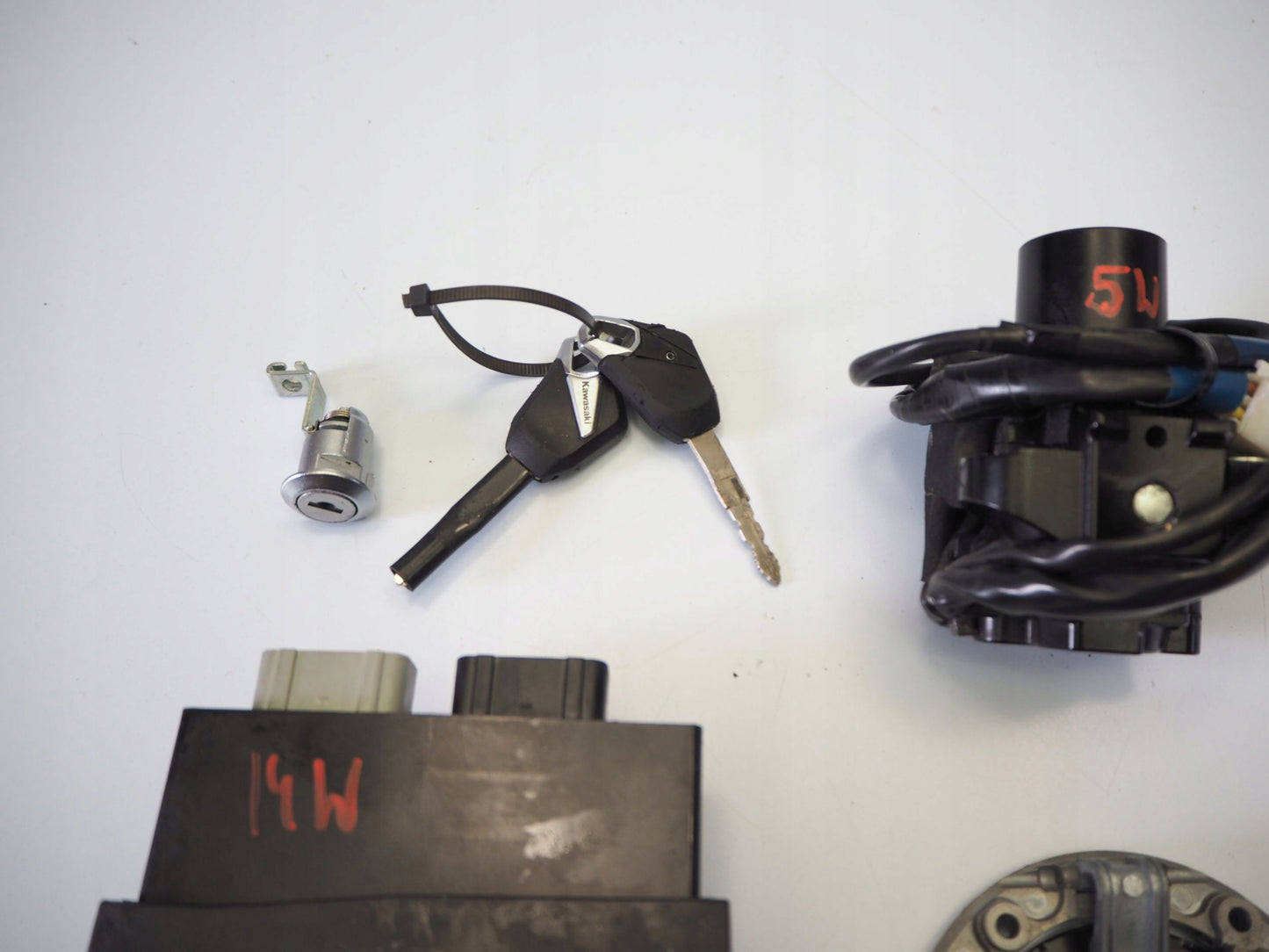 KAWASAKI Z1000 14-19 Schlosssatz Zündschloss Lock Set 9