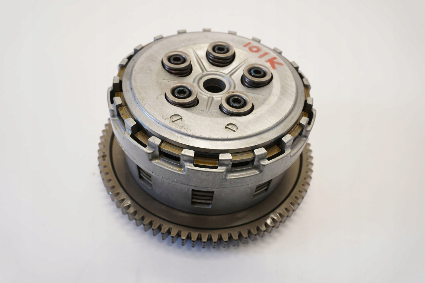 SUZUKI GSR 750 11-16 Kupplung Kupplungskorb Clutch 2