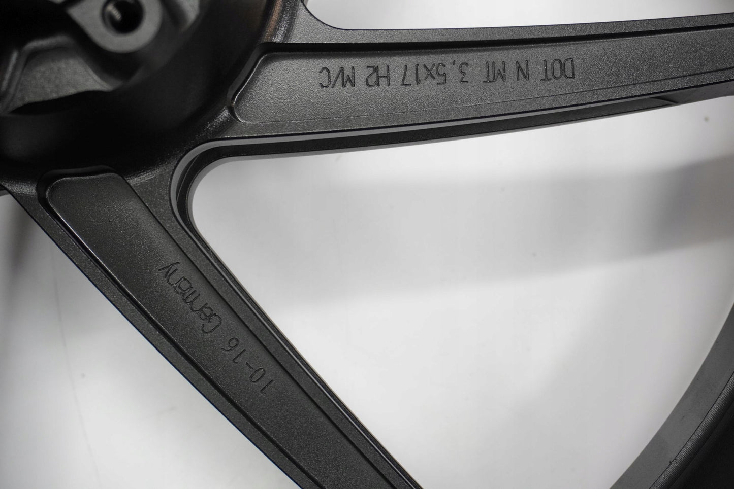 BMW S1000R M1000R 21-23 Felge vorne Wheel Vorderrad 4