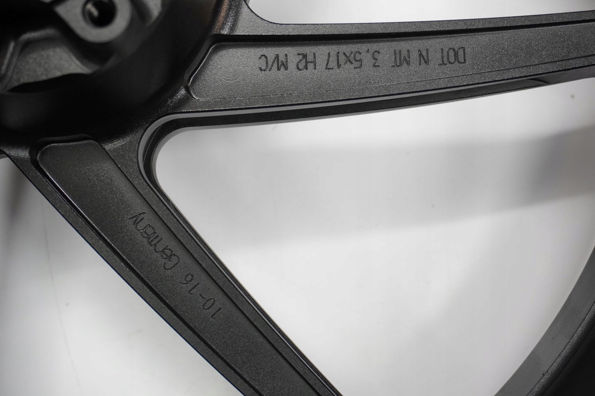 BMW S1000R M1000R 21-23 Felge vorne Wheel Vorderrad 4