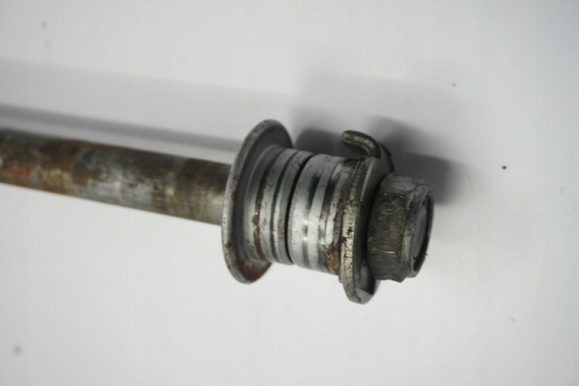 HONDA CB 600 F HORNET S 00-02 Hinterachse Achse hinten Radachse rear axle 3