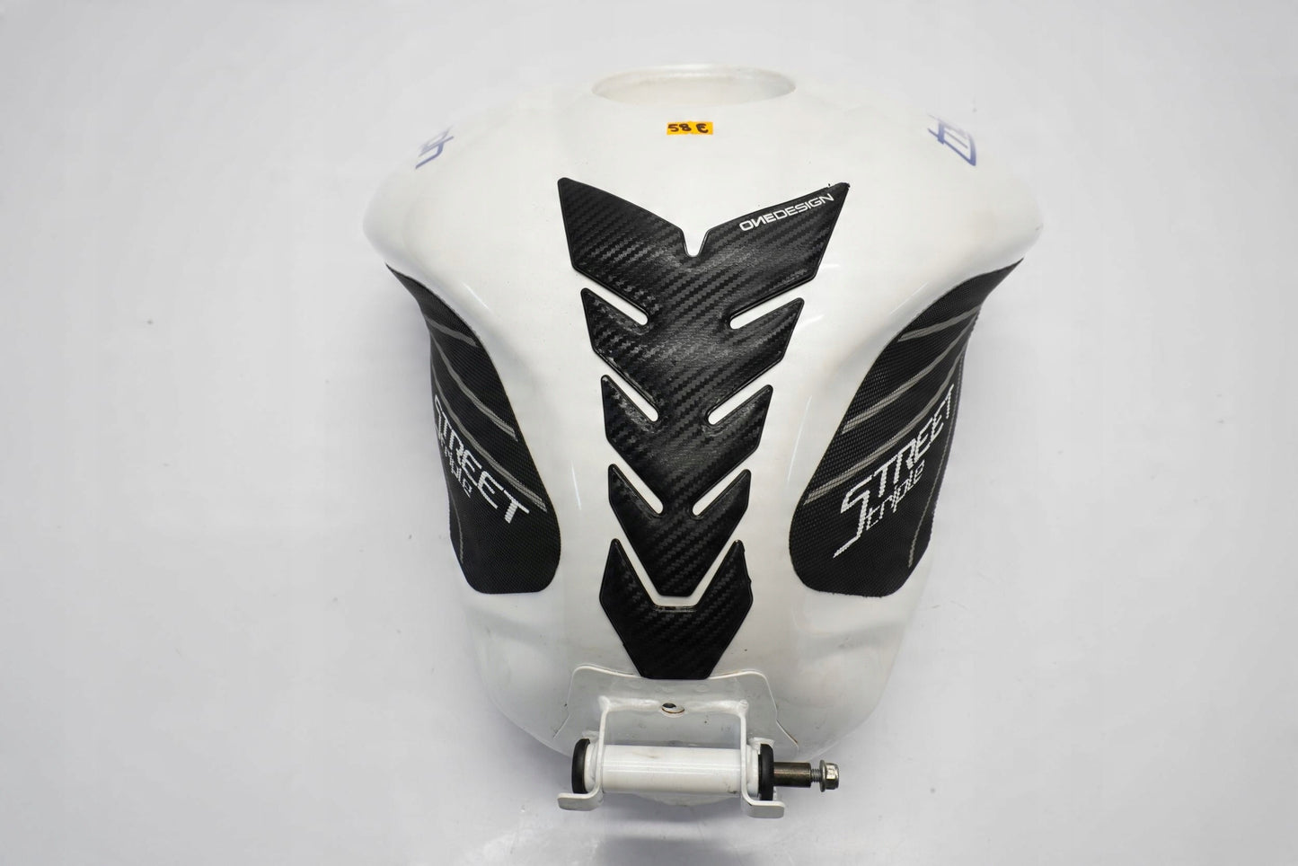 TRIUMPH STREET TRIPLE 675 13-17 Kraftstofftank Benzintank Fuel Tank 11