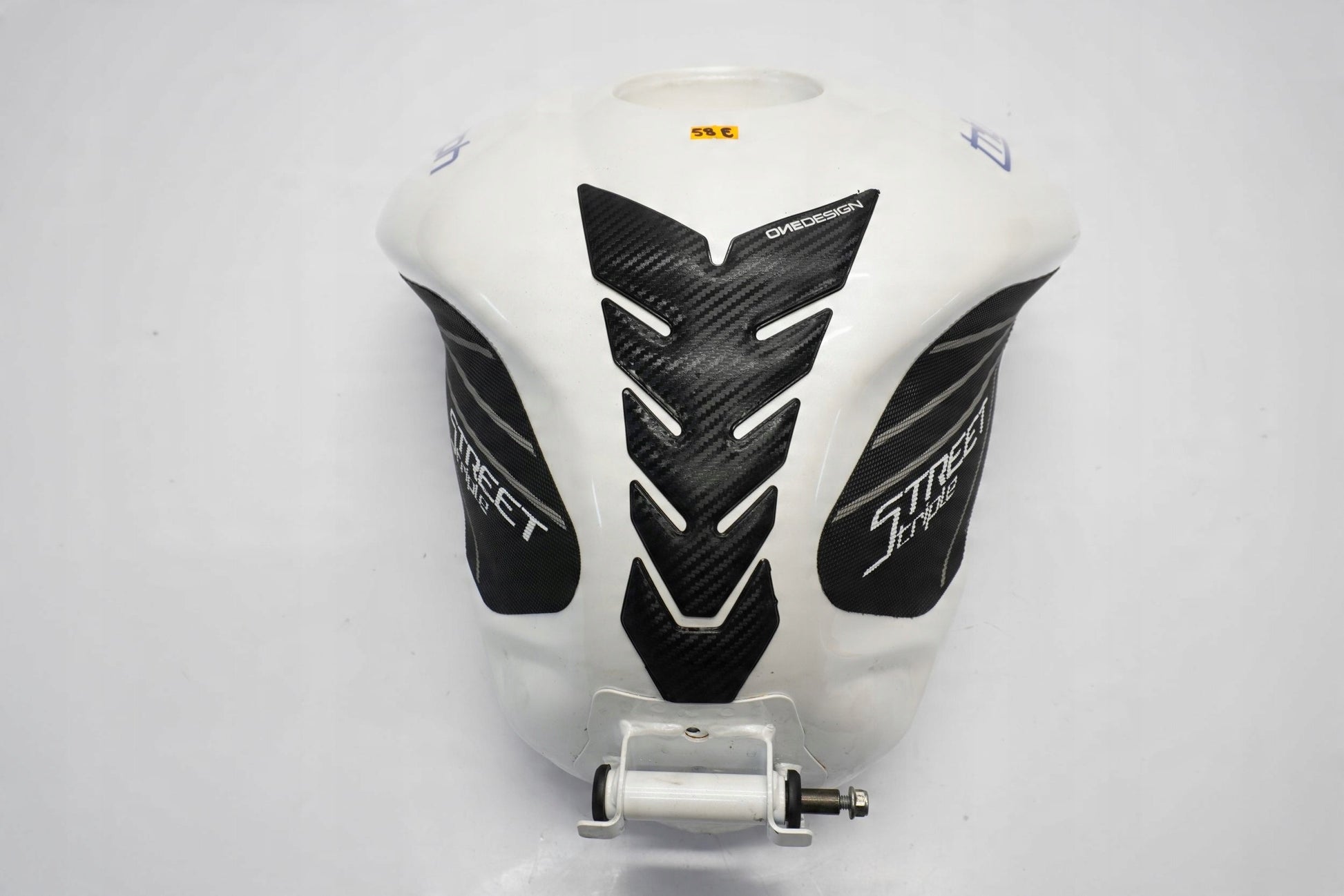 TRIUMPH STREET TRIPLE 675 13-17 Kraftstofftank Benzintank Fuel Tank 11