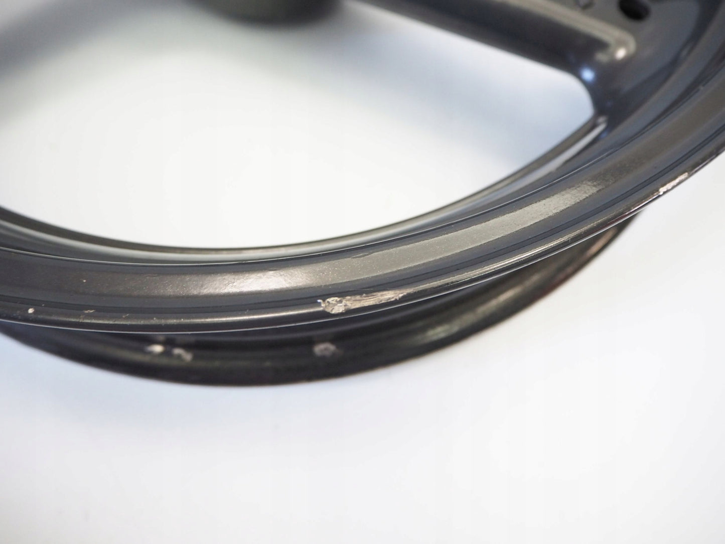 MOTO GUZZI 1200 SPORT V4 06-13 Felge vorne Wheel Vorderrad 6