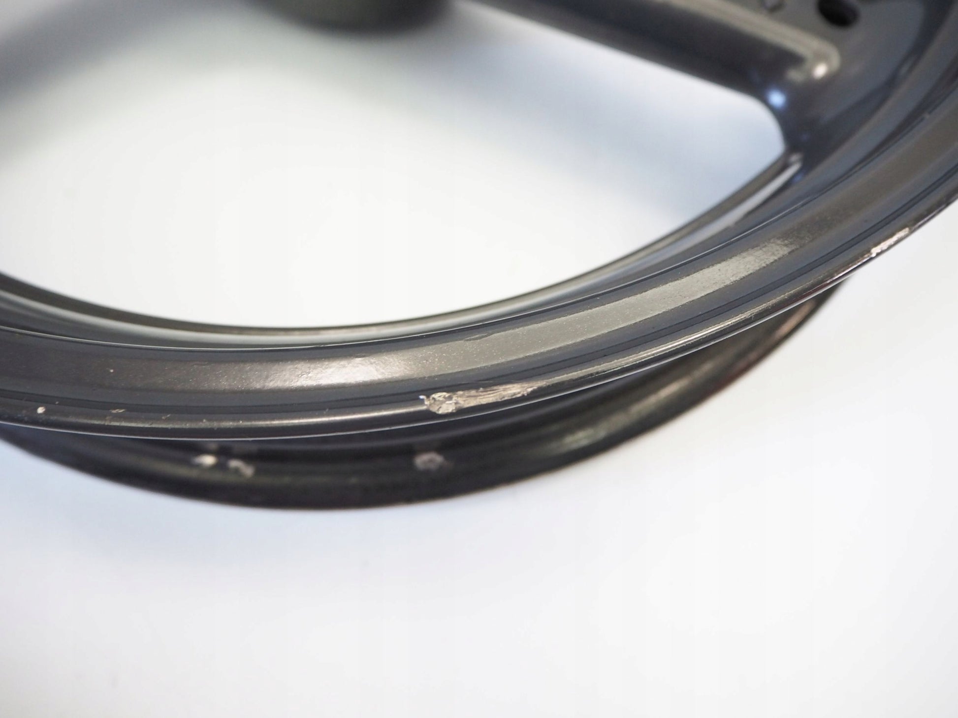 MOTO GUZZI 1200 SPORT V4 06-13 Felge vorne Wheel Vorderrad 6