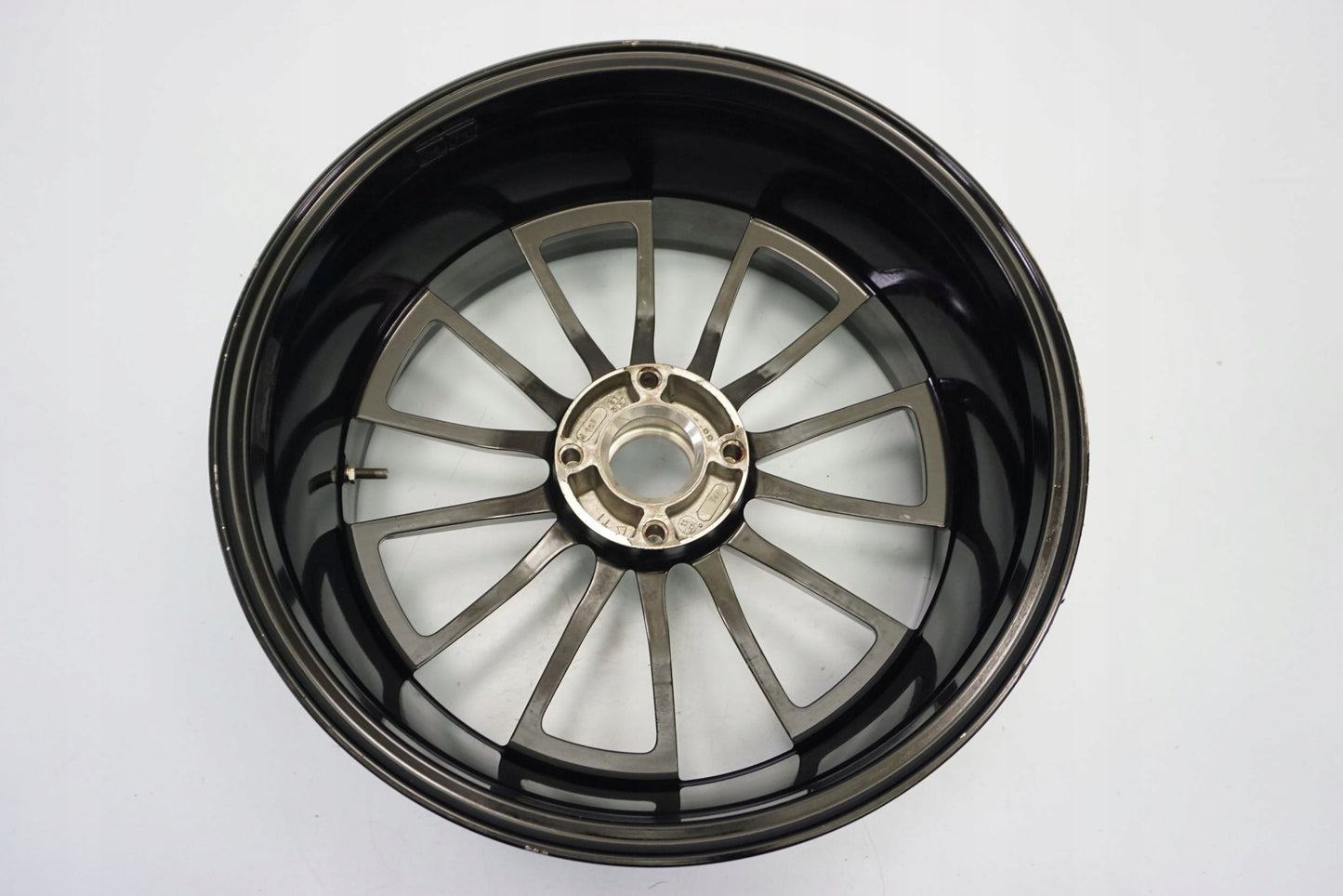 DUCATI DIAVEL 1200 11-13 Felge hinten Wheel Hinterrad 4