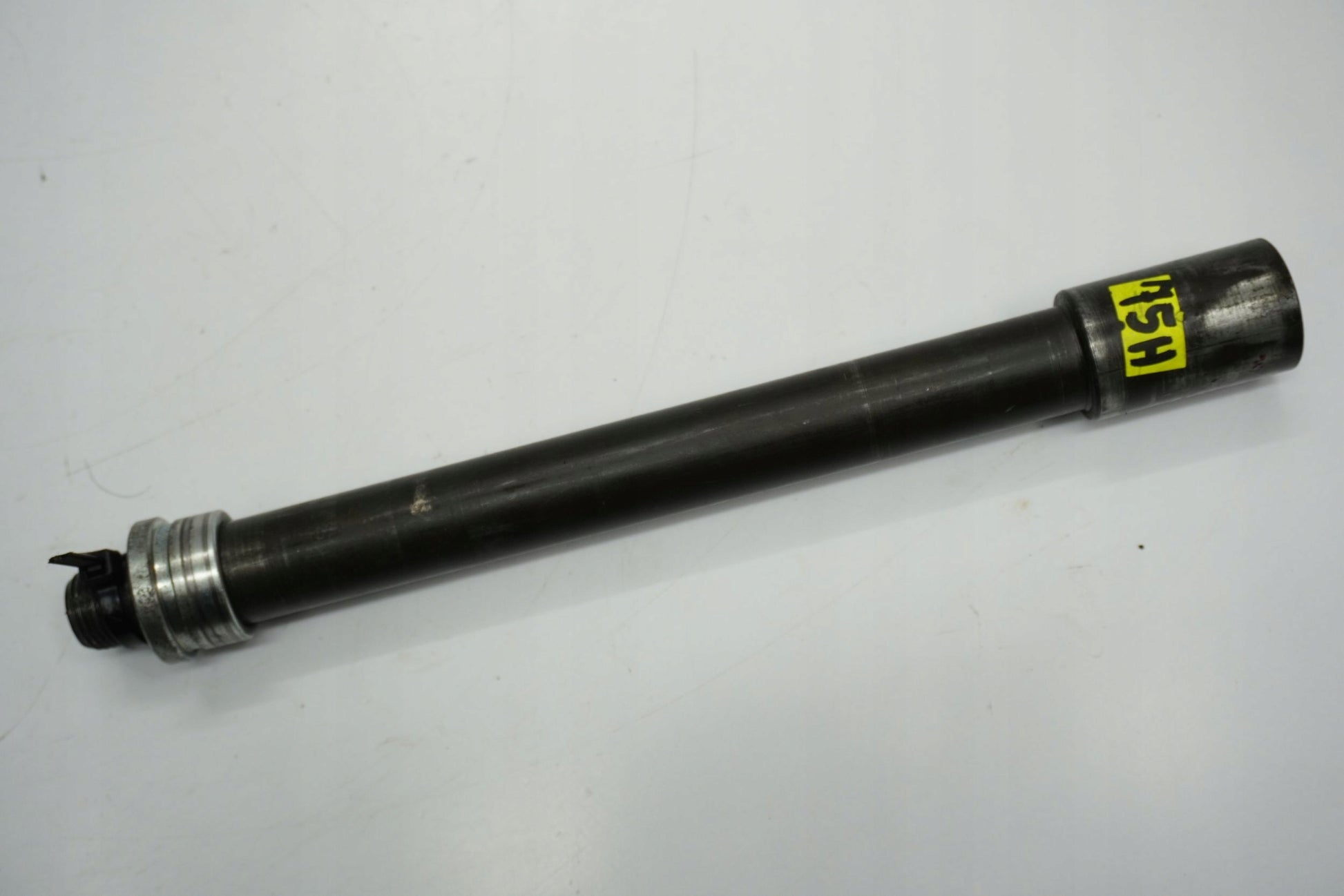 YAMAHA FJR 1300 01-05 Vorderachse Achse vorne Radachse front axle 4