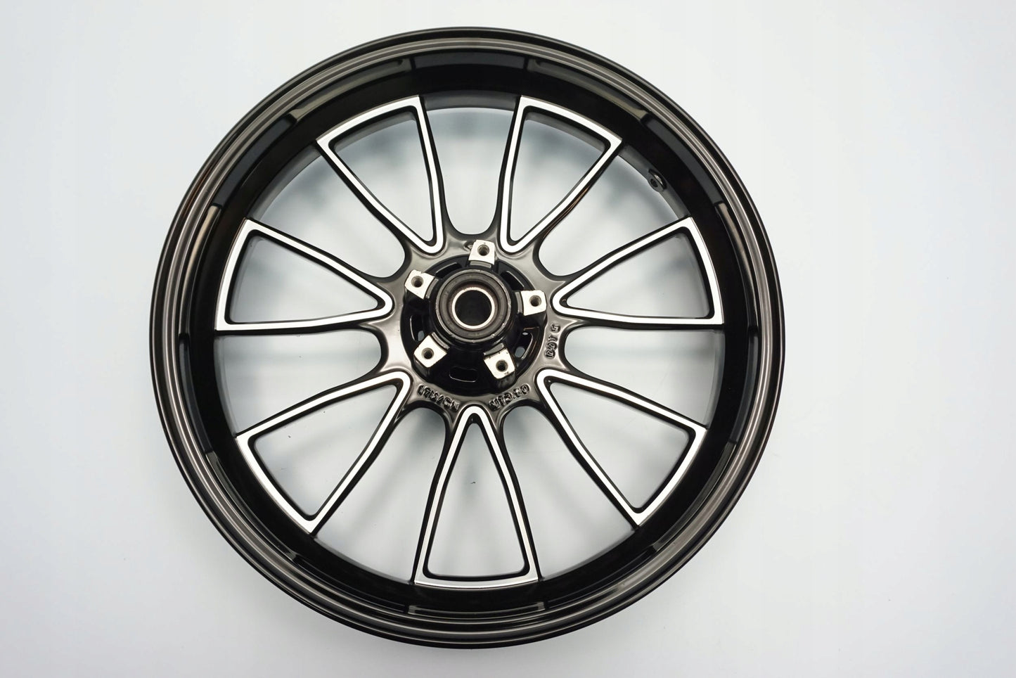 DUCATI DIAVEL 1200 Felge vorne Wheel Vorderrad 6